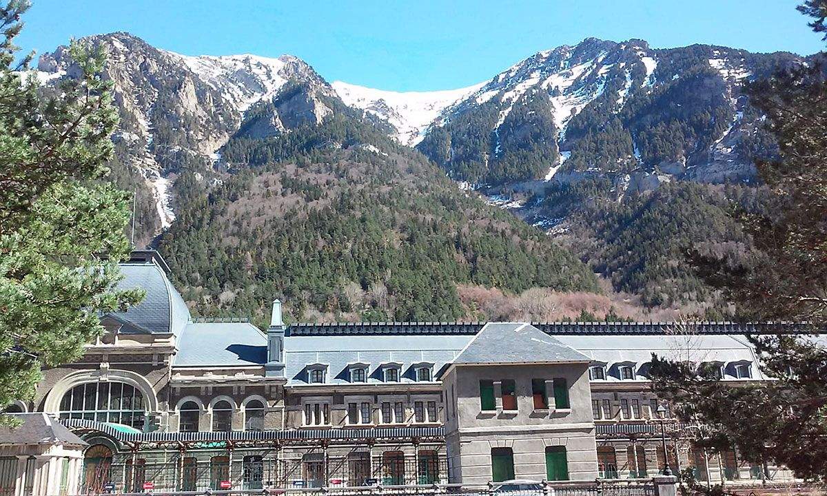 Canfranc tiene un buen número de atractivos naturales y culturales