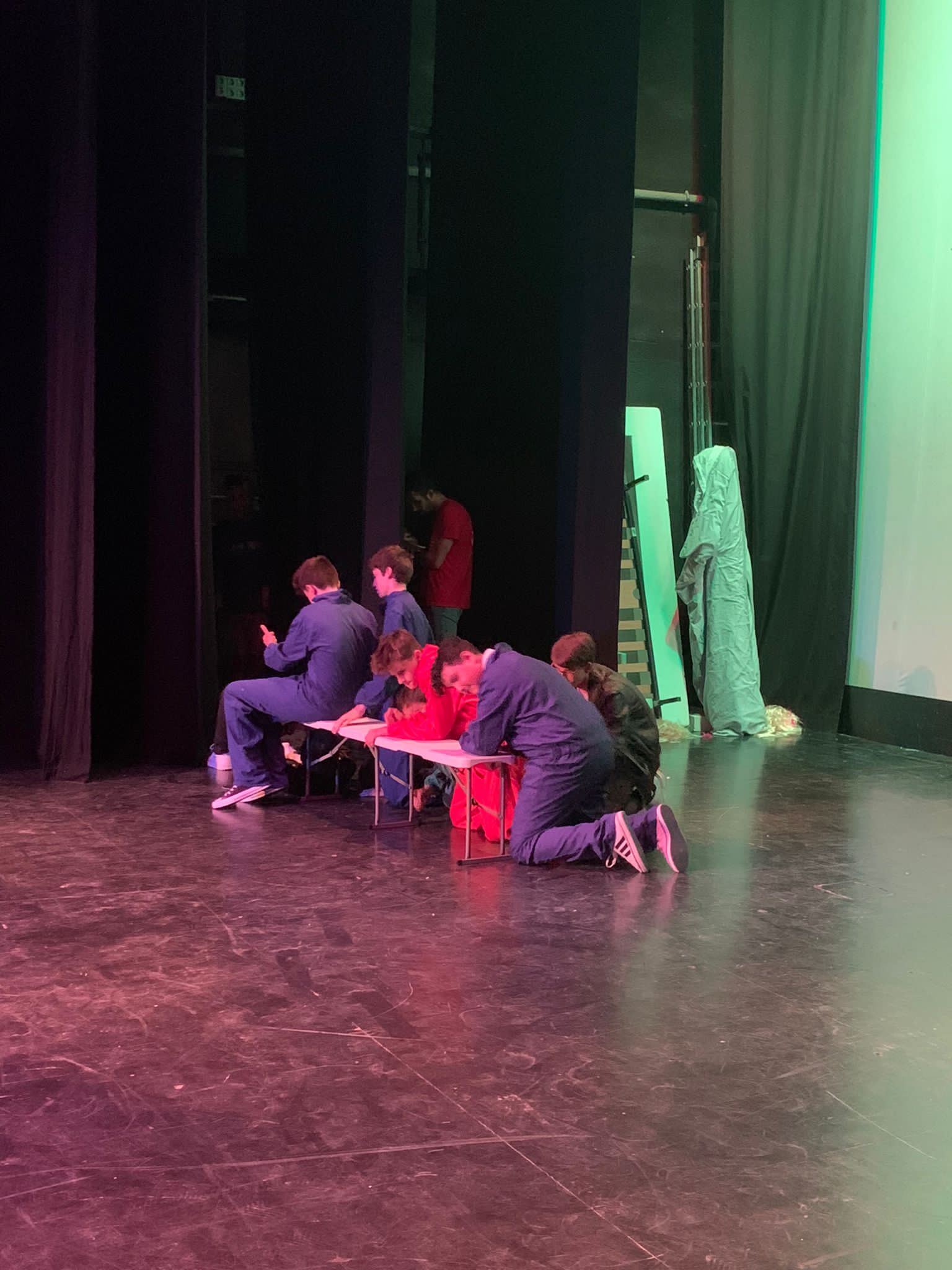 Ensayo de Grease en el Teatro Salesiano
