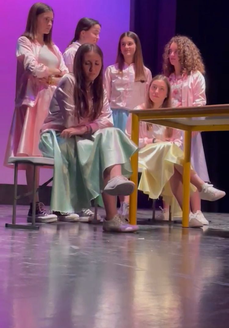 Ensayo de Grease en el Teatro Salesiano