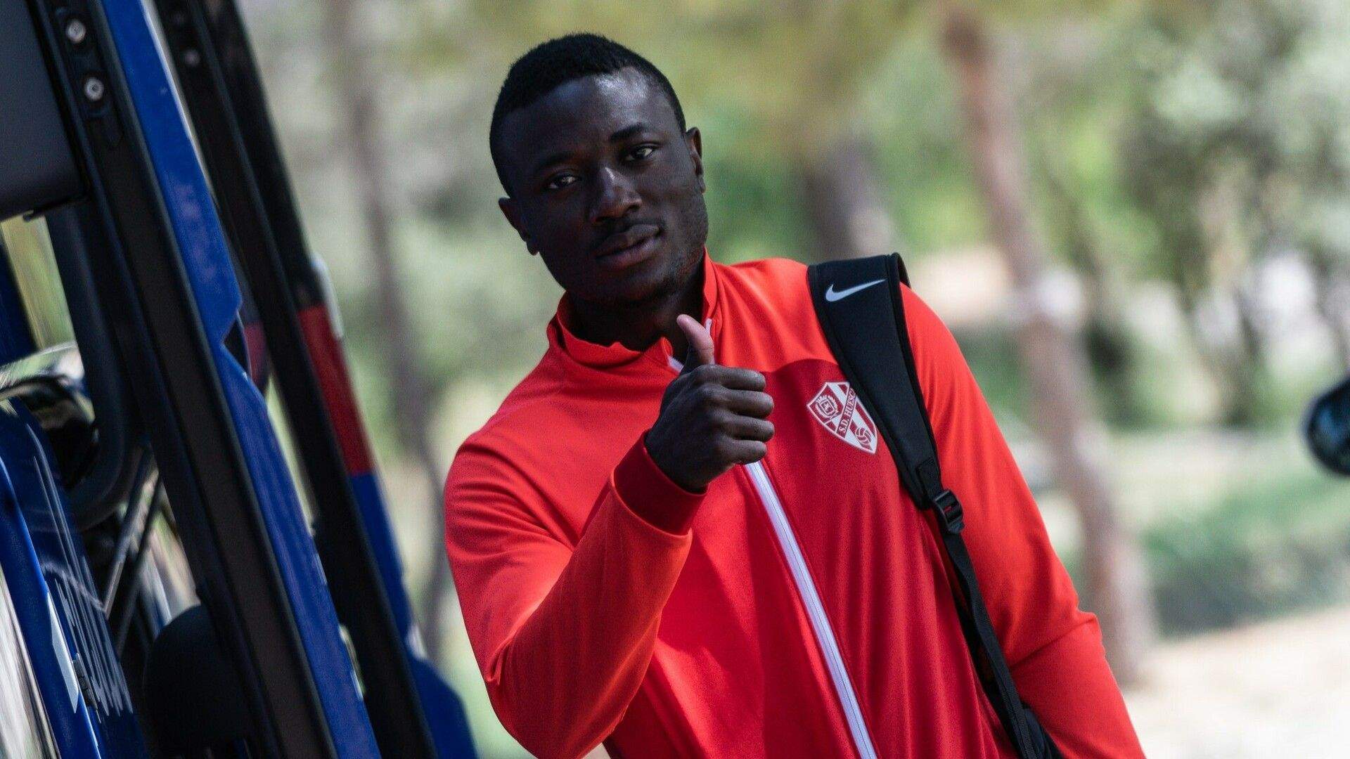 El Huesca ha viajado en autobús hasta Lugo. Foto SD Huesca