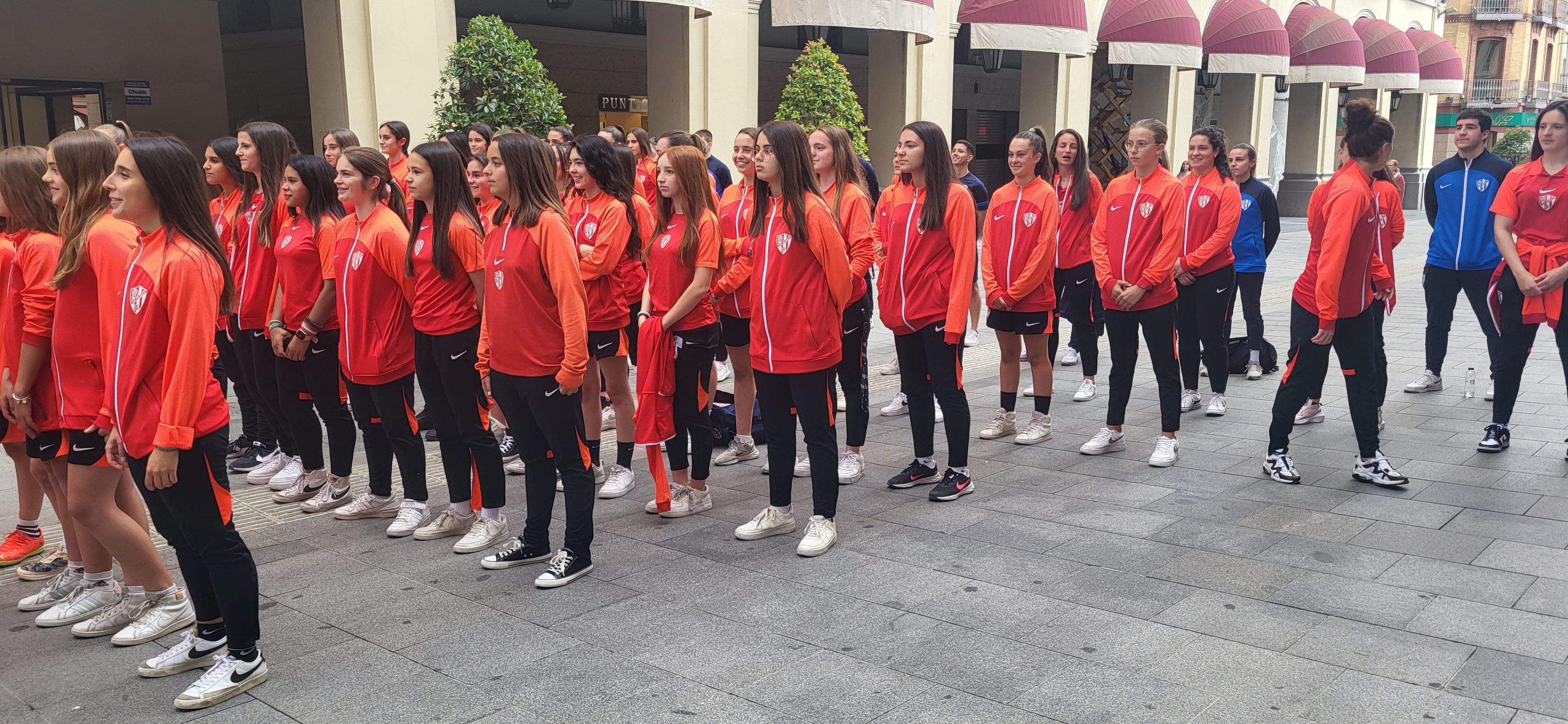Los equipos femeninos del Huesca toman los Porches de Galicia y el Coso Bajo