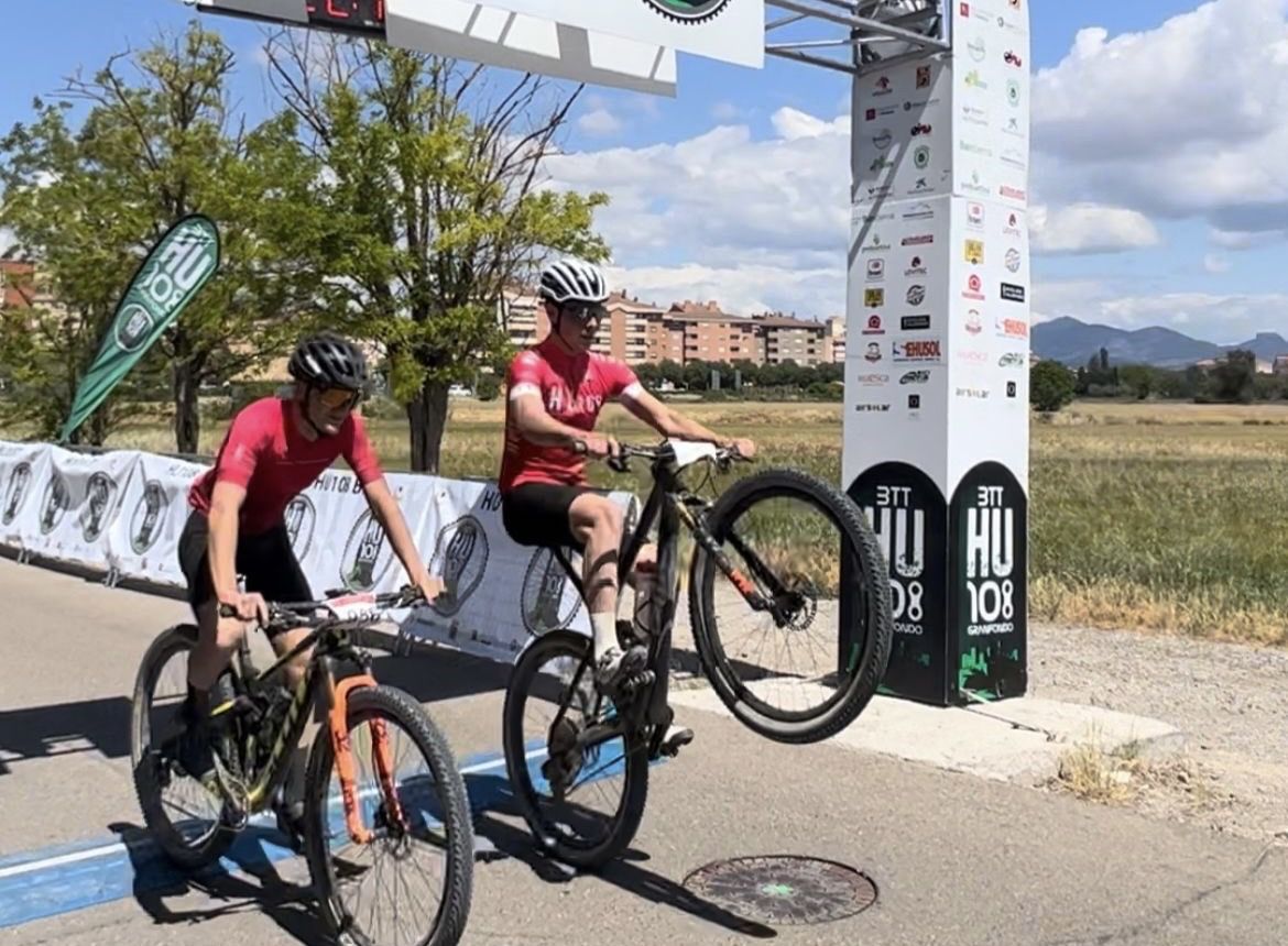 Llegada de Moliner y Villacampa en la BTT Hu108 2023