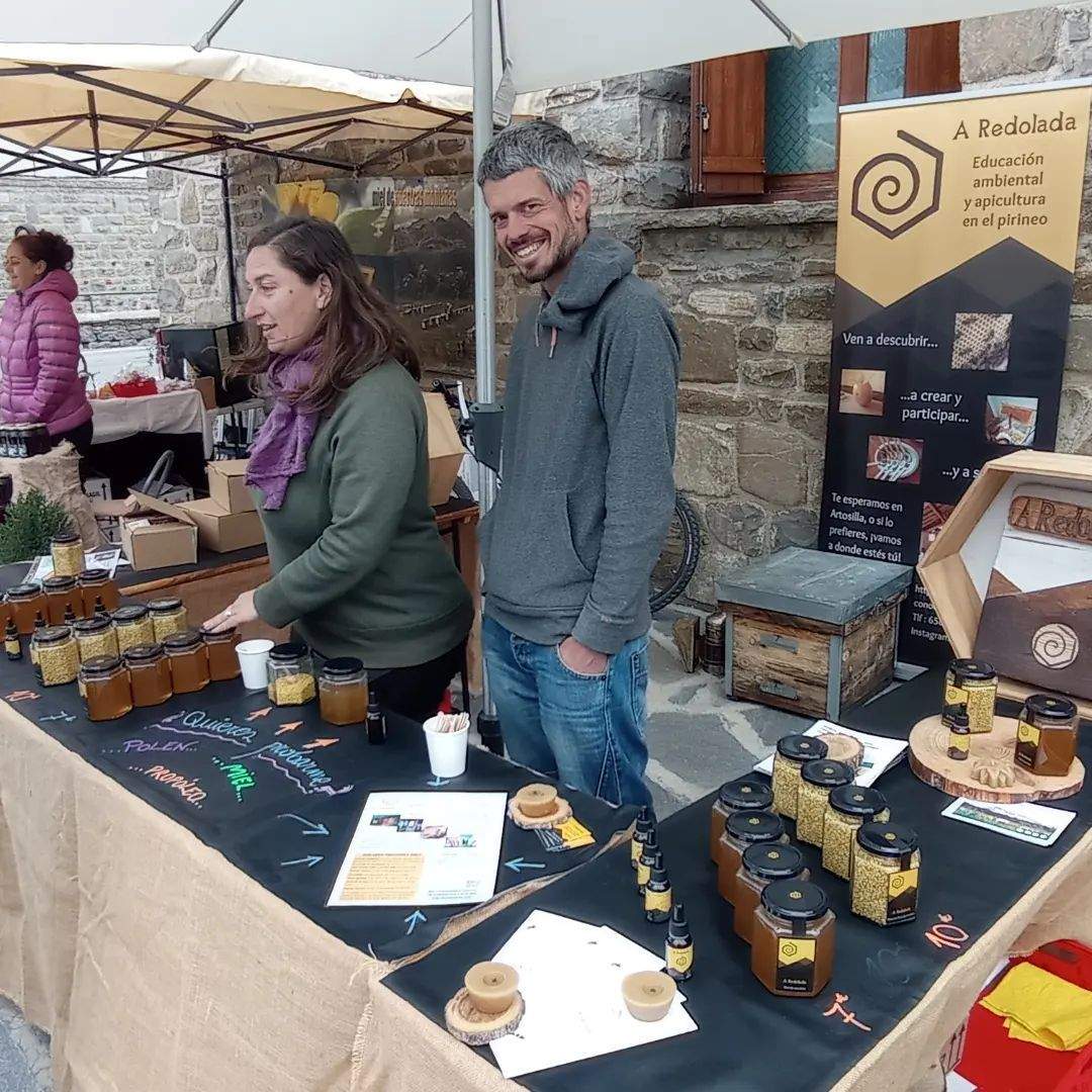 Uno de los puestos instalados en la Feria de Biescas.