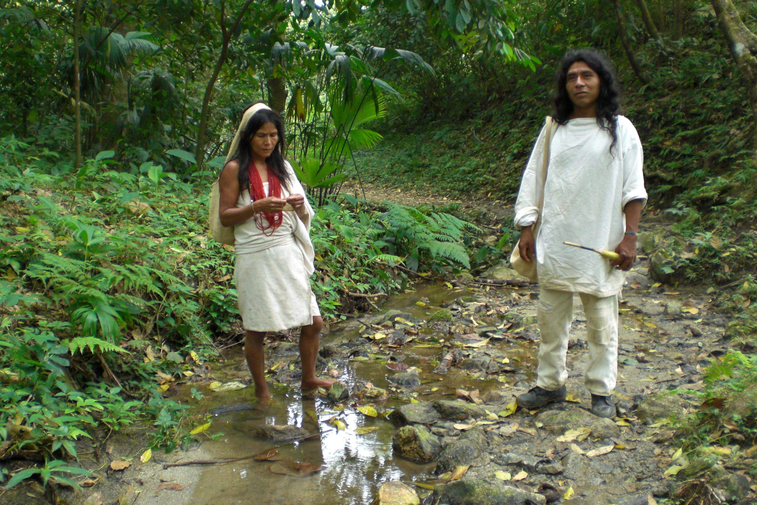Indios Tayrona dentro del Parque
