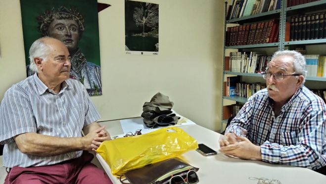 Vicent Sicari con José Luis Ochoa, de la asociación oscense Vicent Sicari con José Luis Ochoa, de la asociación oscense