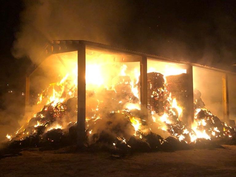Incendio en una explotación ganadera de Castillazuelo