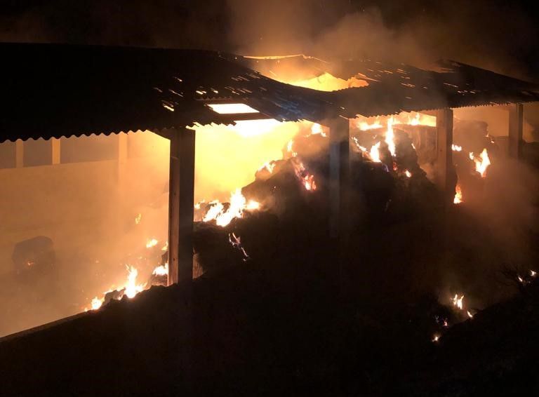 Incendio en una explotación ganadera de Castillazuelo