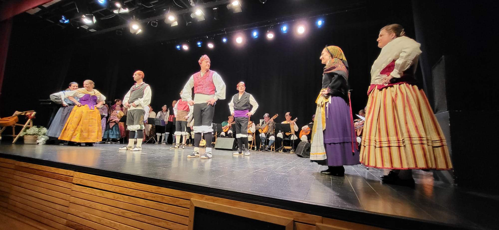 Veinticinco aniversario de Os Faticos en el Centro Manuel Benito Moliner