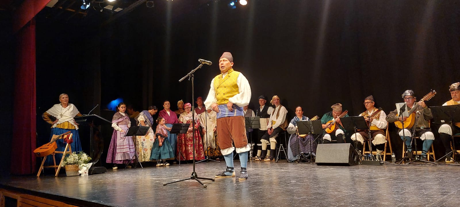 Veinticinco aniversario de Os Faticos en el Centro Manuel Benito Moliner