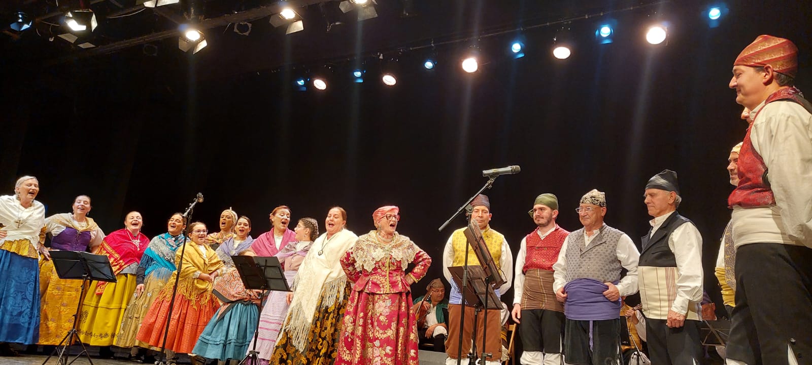 Veinticinco aniversario de Os Faticos en el Centro Manuel Benito Moliner