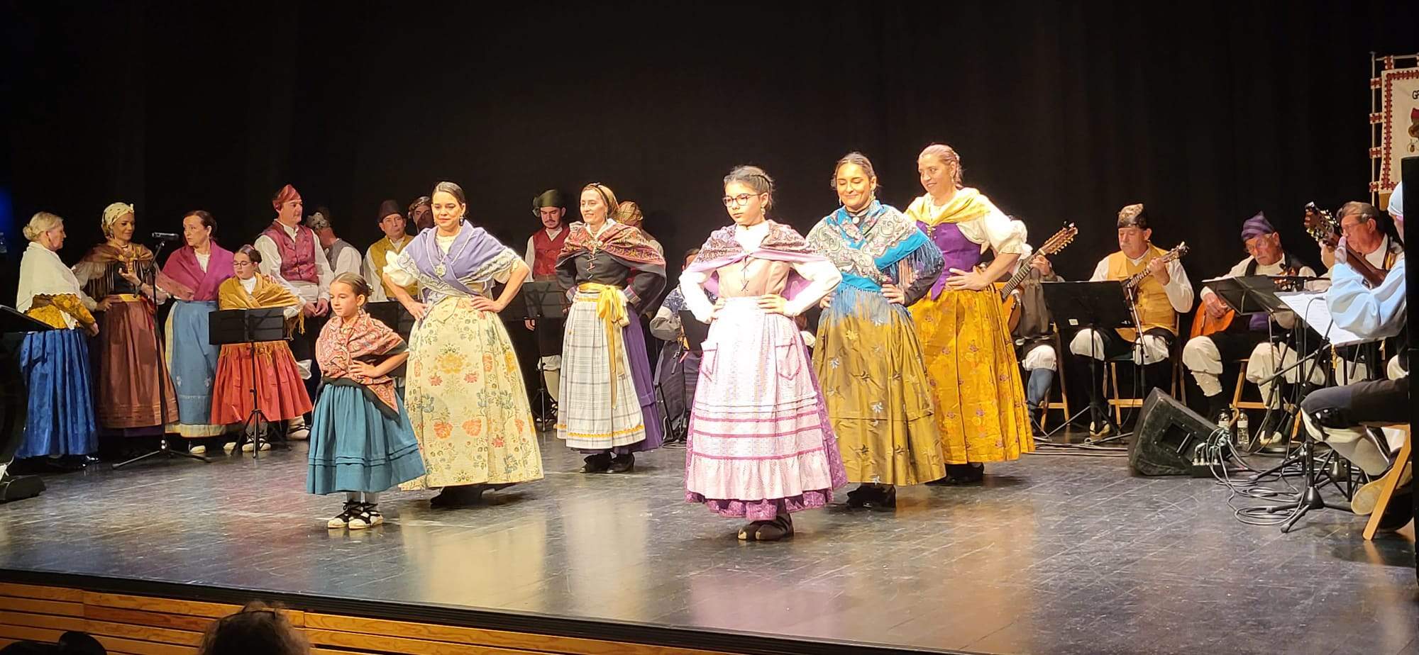 Veinticinco aniversario de Os Faticos en el Centro Manuel Benito Moliner