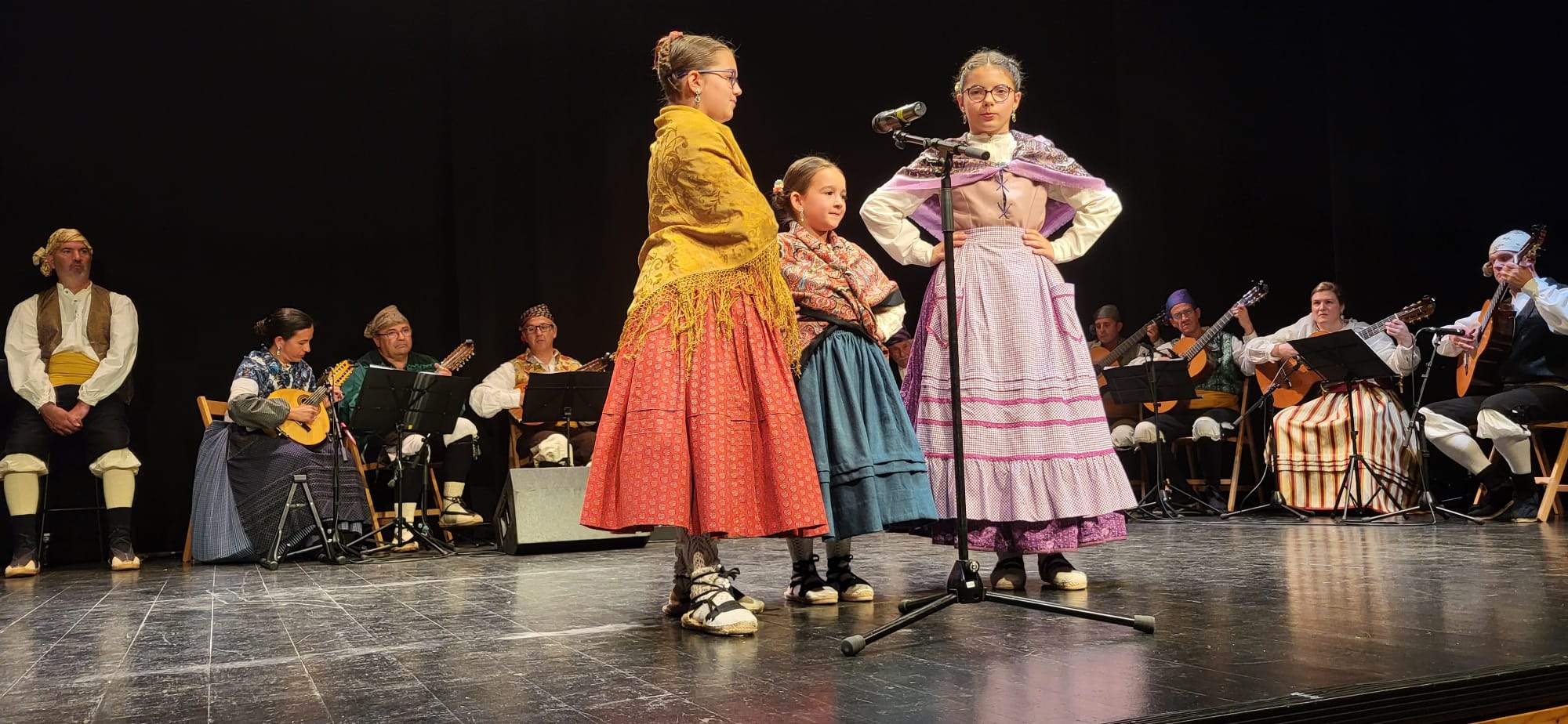 Veinticinco aniversario de Os Faticos en el Centro Manuel Benito Moliner