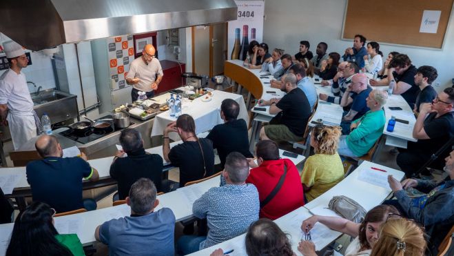 ae1eb879 d011 4c6e 8ccc b04de31197a3 ae1eb879 d011 4c6e 8ccc b04de31197a3