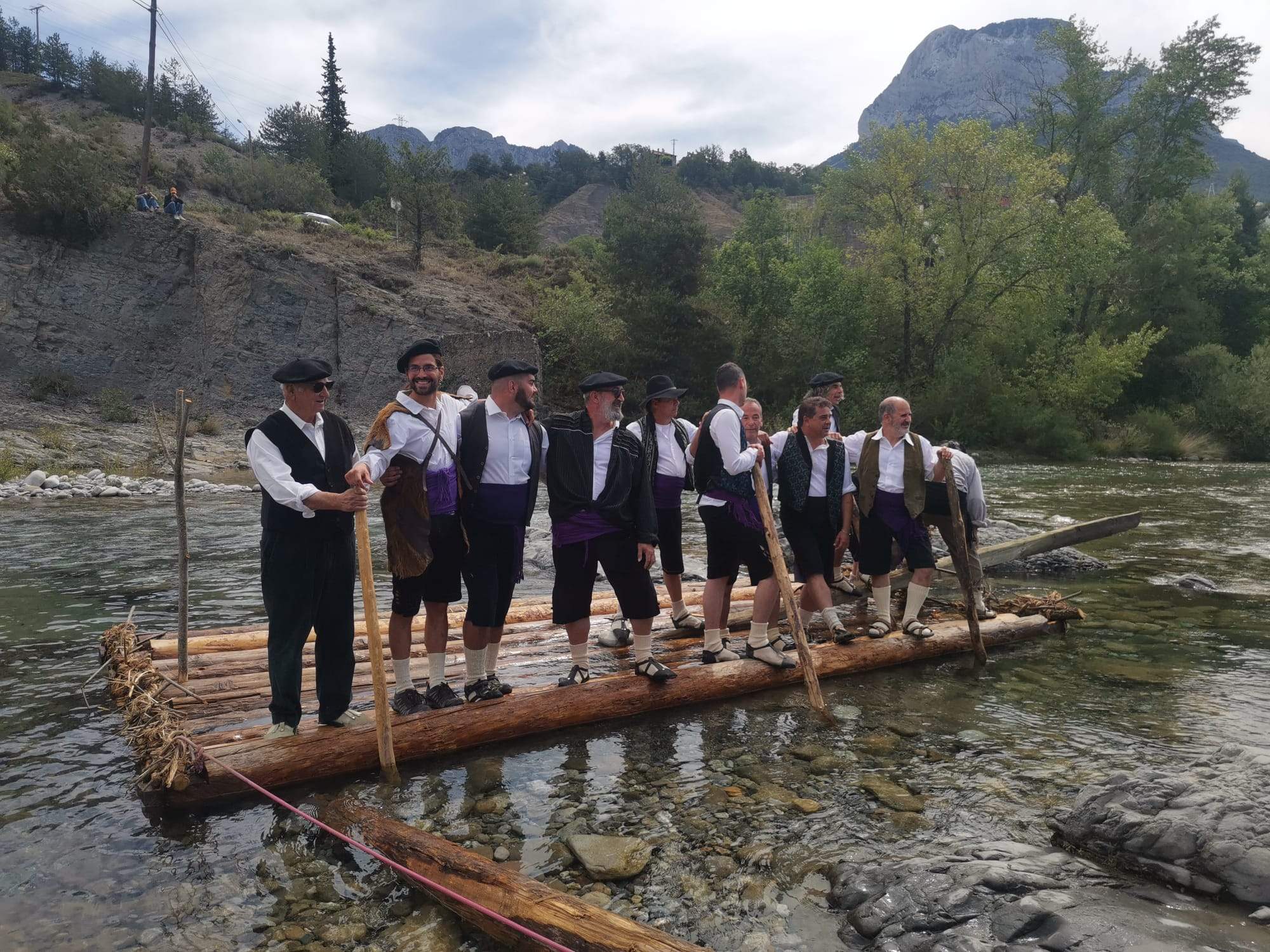 Actividad de los Nabateros del Sobrarbe en la jornada prevista para el descenso