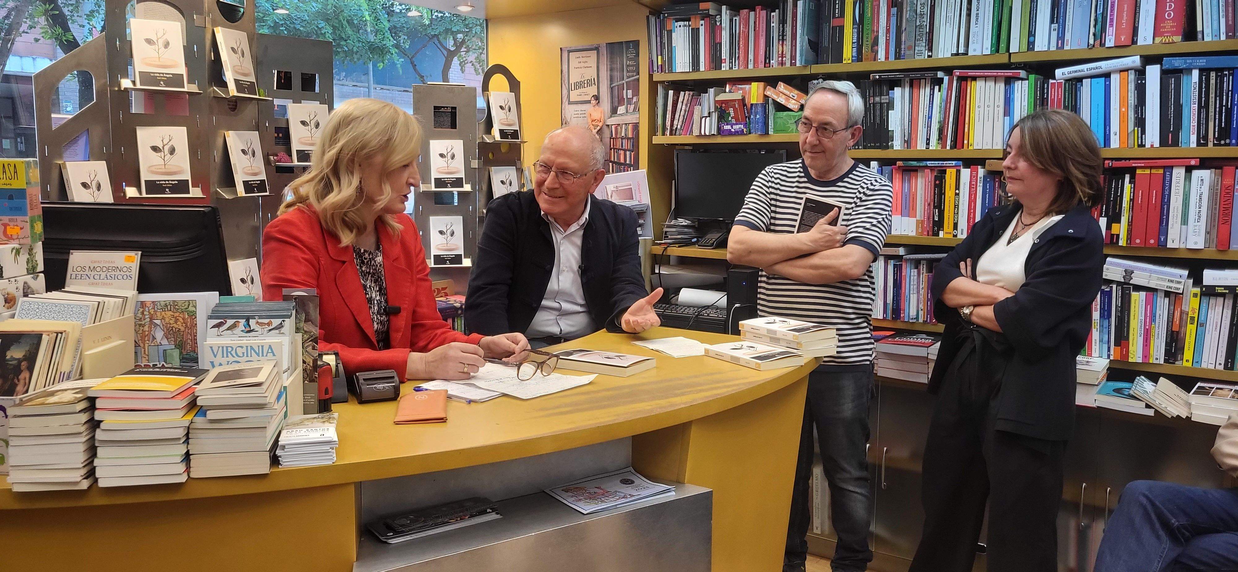 Presentación del libro "La vida de Ángela" de Sol Otto en Huesca. Foto Myriam Martínez