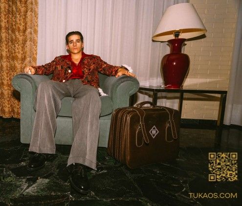 Colección Wellcome to the Jet Set 22 de Tukaos, por Marcos Ronsano y Nacho Lamar.