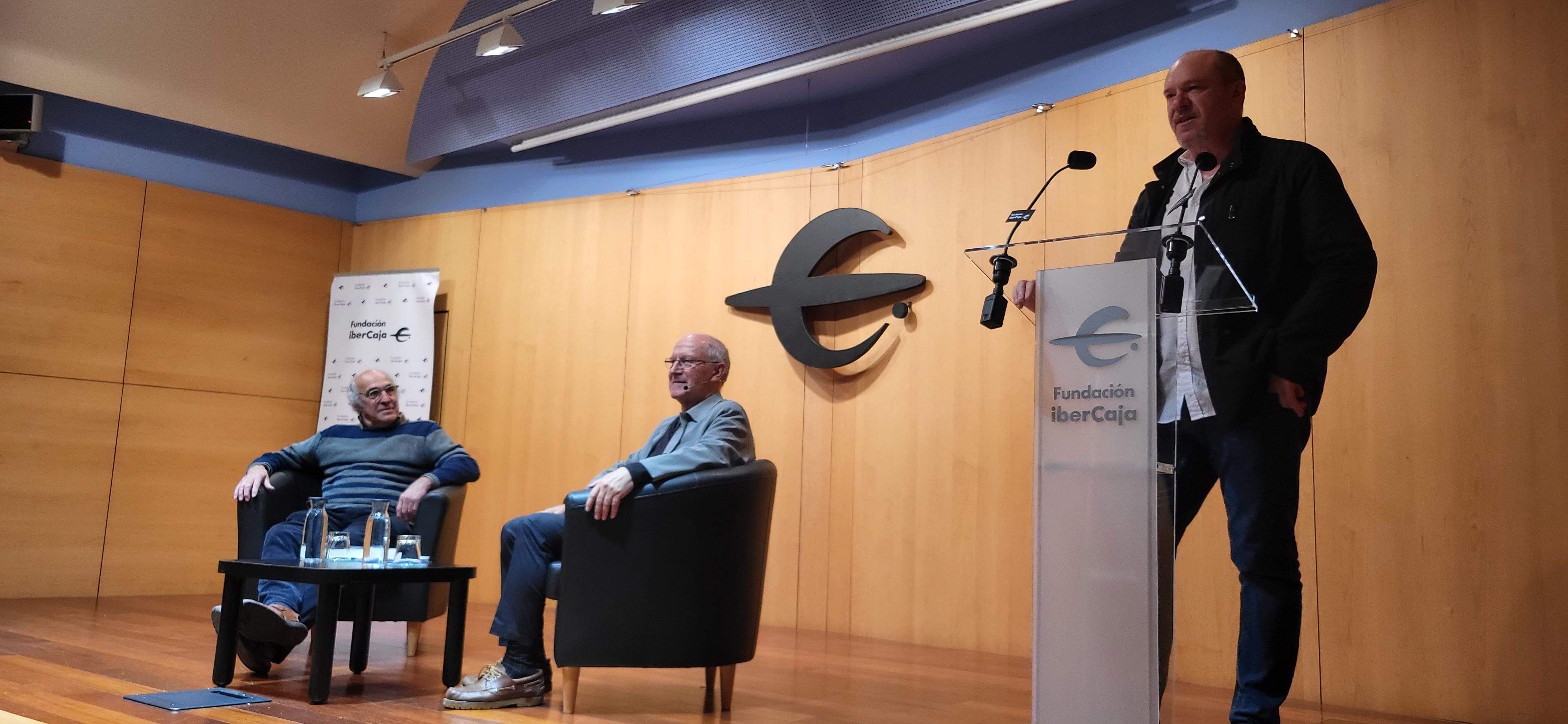 Presentación del libro de Severino Pallaruelo "Veintiuna noches". Foto Myriam Martínez