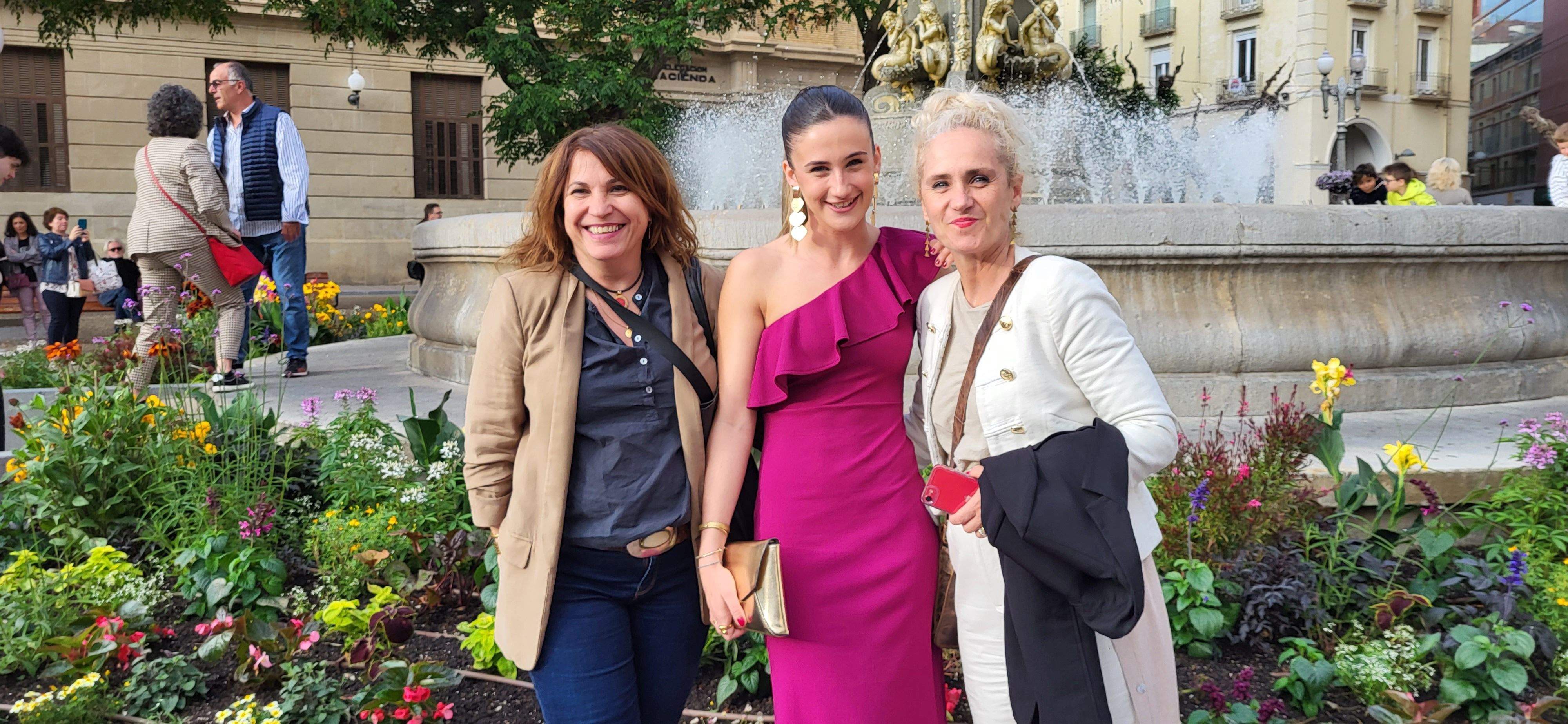 Estudiantes de segundo de Bachillerato del IES Pirámide que celebran su graduación.