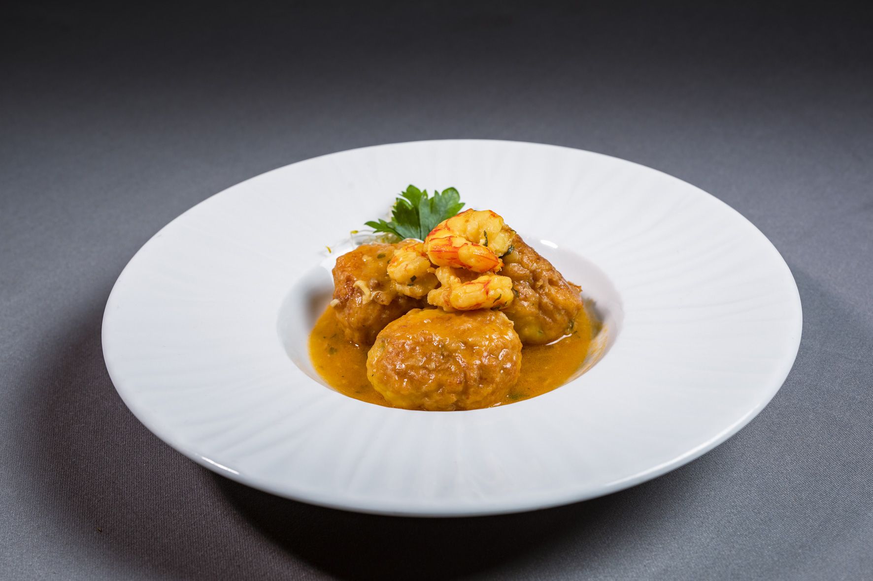 1ª Profesionales Pilar Liesa Albóndigas gallo San Pedro Concurso La Coruñesa. Foto Xavier d'Arquer