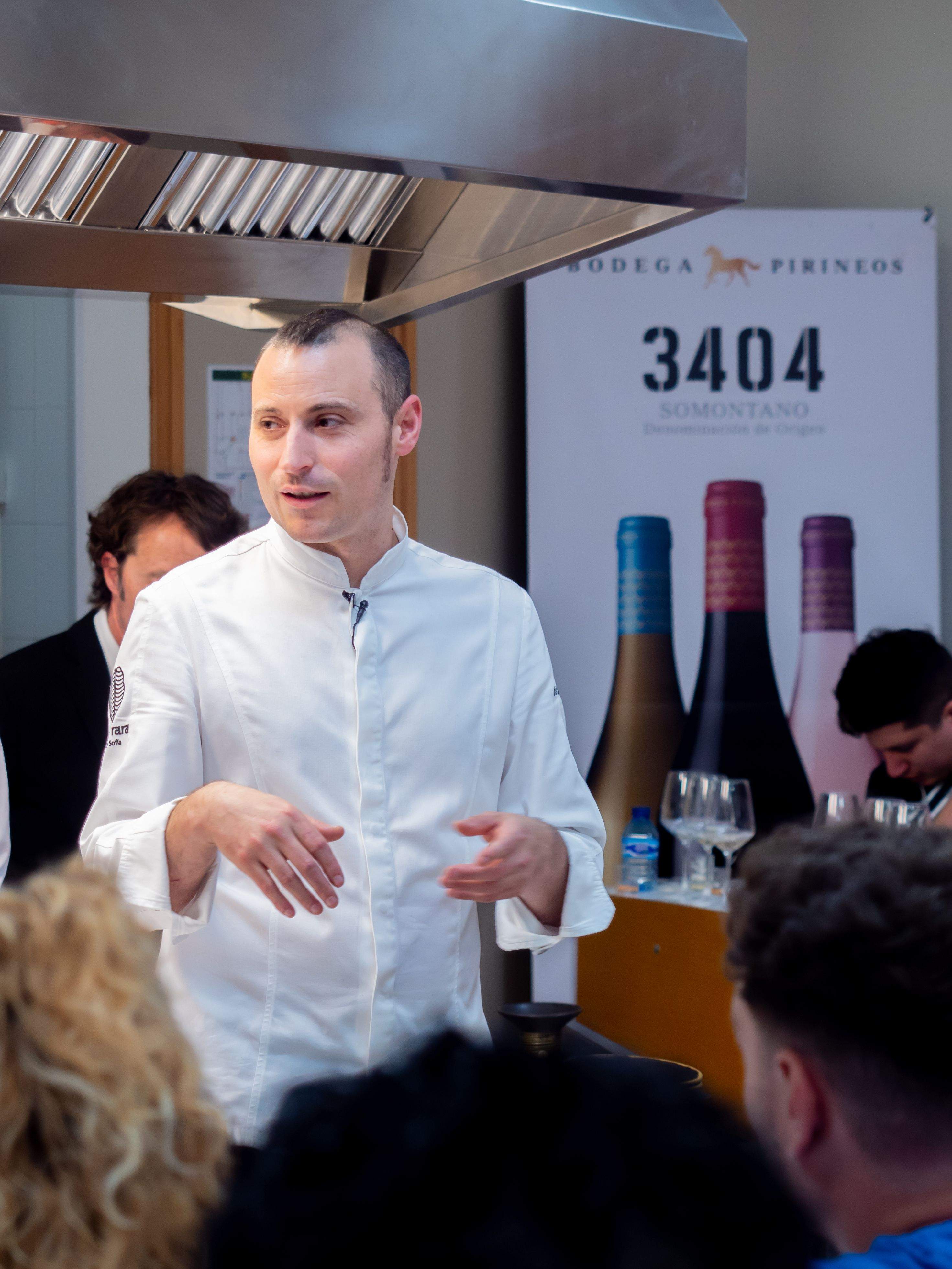 Cristian Palacio en el taller de la Asociación de Hostelería y Turismo