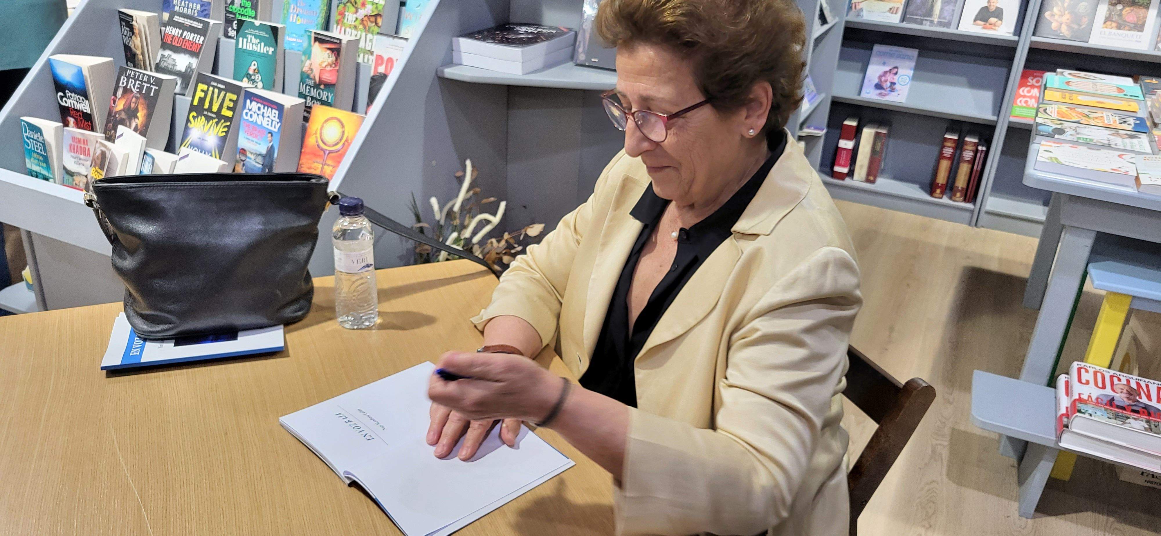 Presentación del libro "En voz baja" de Nati Mendiara en Másdelibros. Foto Myriam Martínez