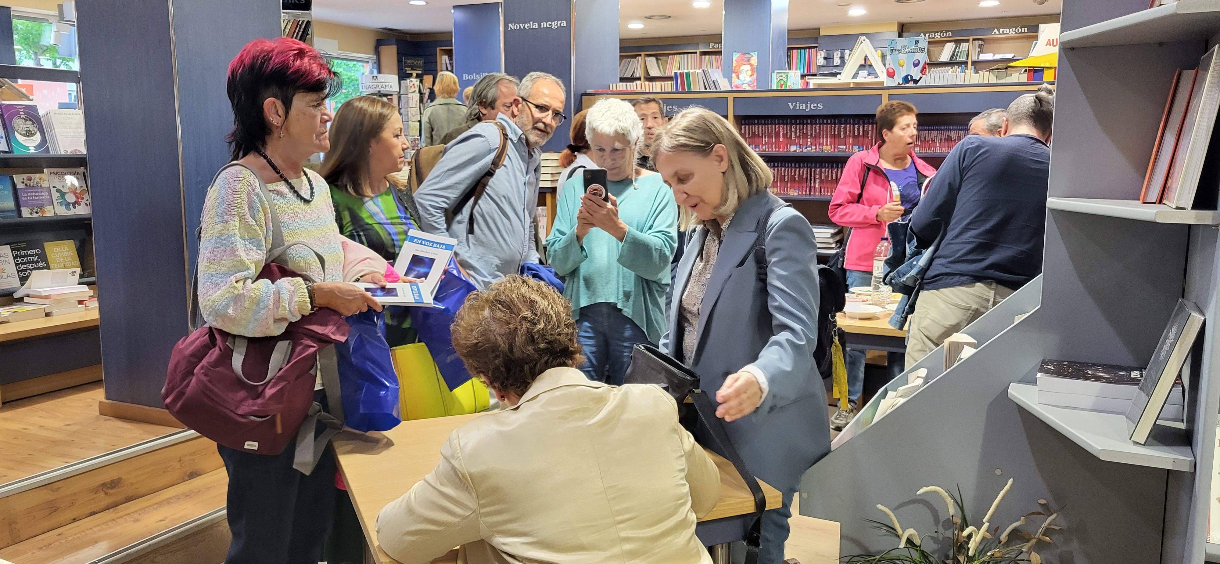 Presentación del libro "En voz baja" de Nati Mendiara en Másdelibros. Foto Myriam Martínez