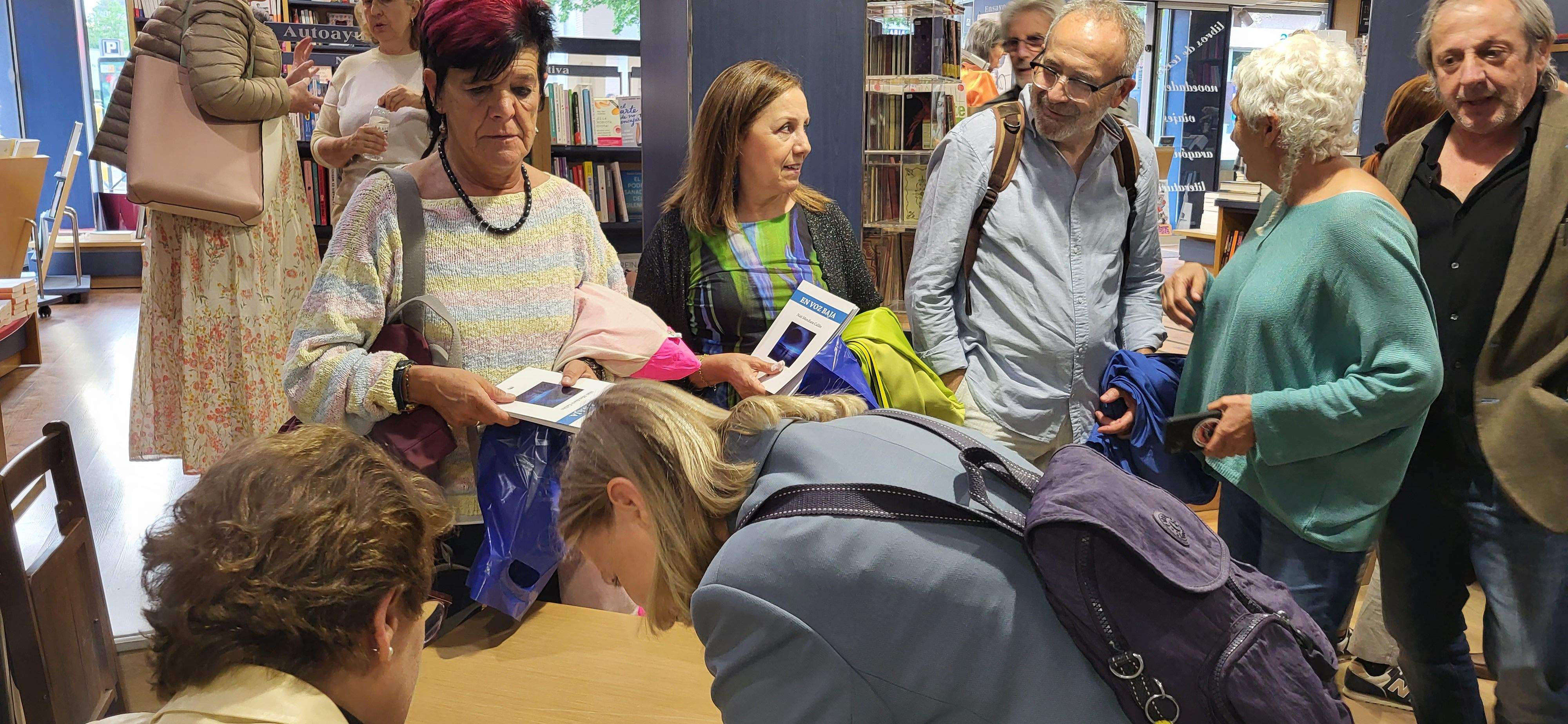 Presentación del libro "En voz baja" de Nati Mendiara en Másdelibros. Foto Myriam Martínez