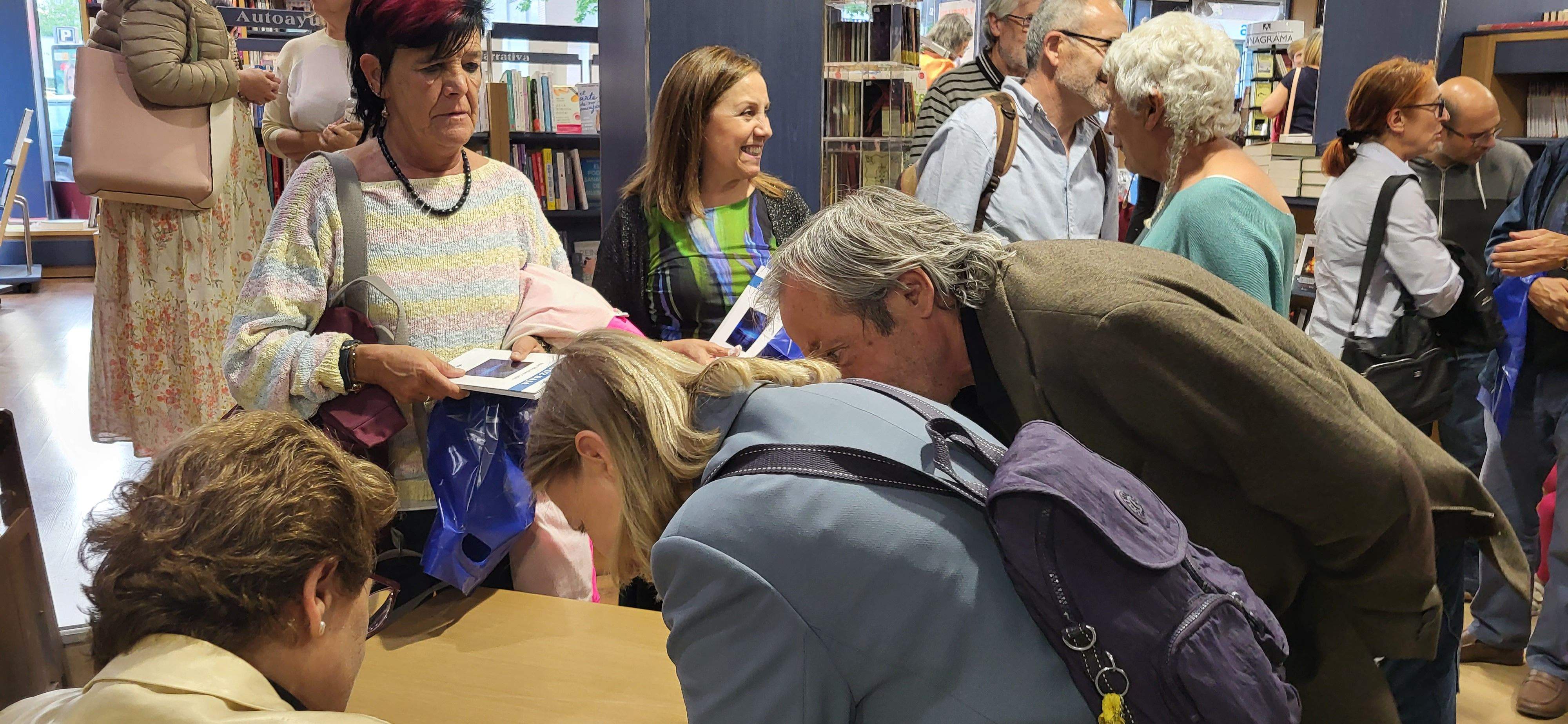 Presentación del libro "En voz baja" de Nati Mendiara en Másdelibros. Foto Myriam Martínez