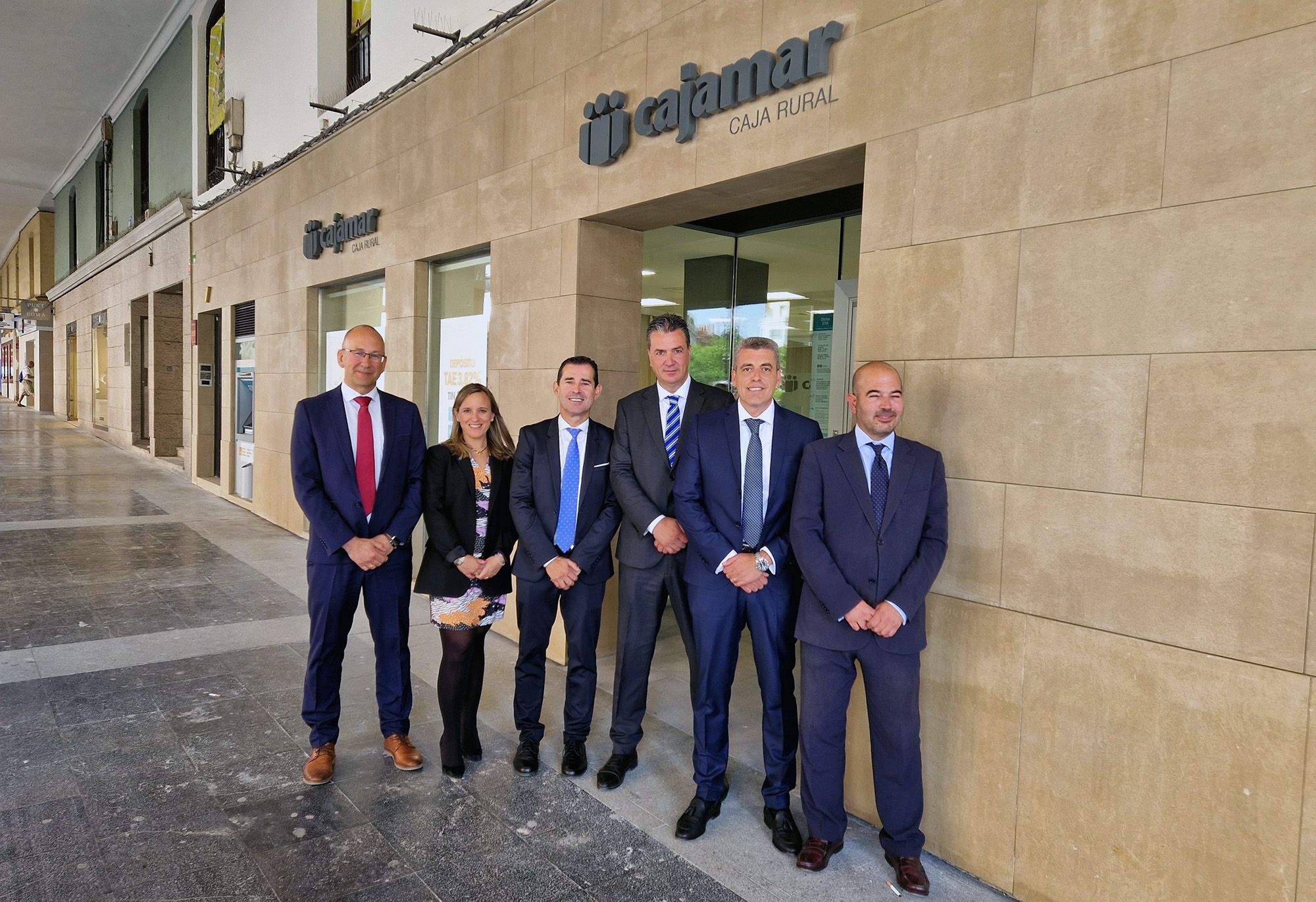 Apertura institucional de la nueva oficina en Huesca de Cajamar