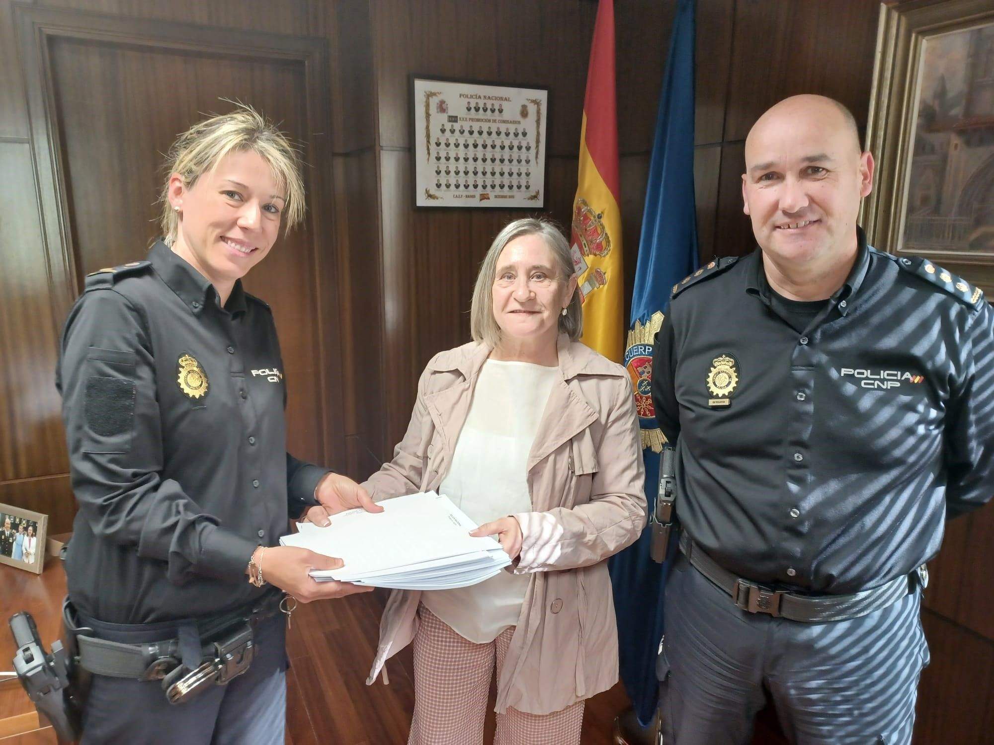 Pilar Calvo, con Marisol Almirón y Luis Fernando Ascaso