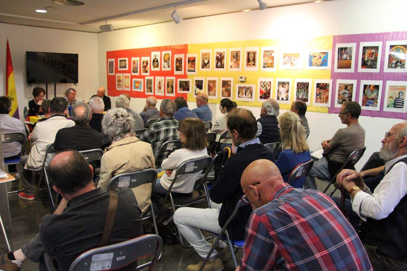 Presentación del libro de Carmelo Romero "Las elecciones que acabaron con la monarquía". Foto Carlos Neofato