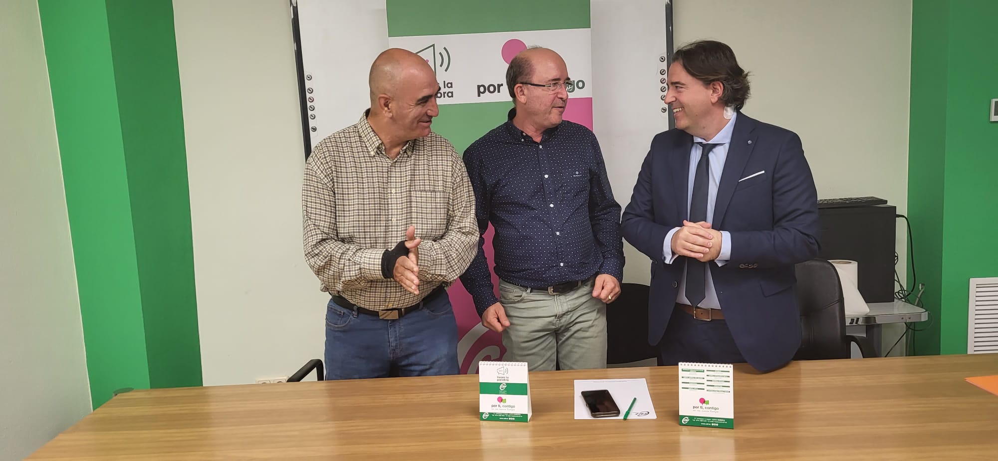 Francisco Fernández, Jesús Ramos y Sergio Mañas en la comparecencia de prensa para anunciar la apertura por la Audiencia de diligencias penales contra Miguel Gracia y dos funcionarios