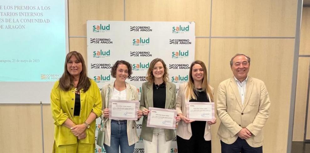 Las tres premiadas que han finalizado su formación MIR.