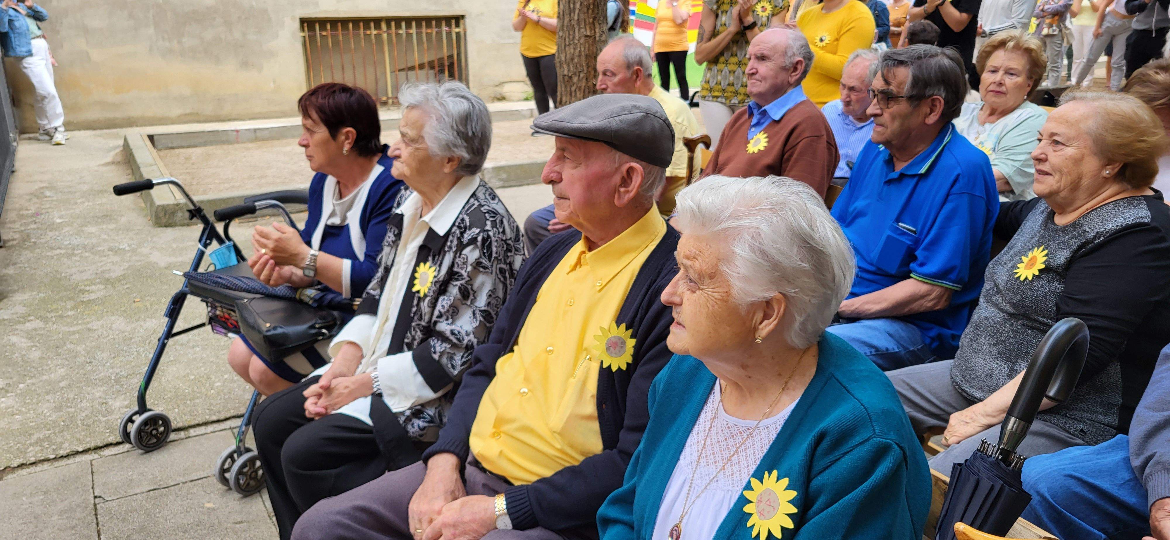 Fiesta fin de curso del Hogar de Mayores del IASS Huesca. Foto Myriam Martínez