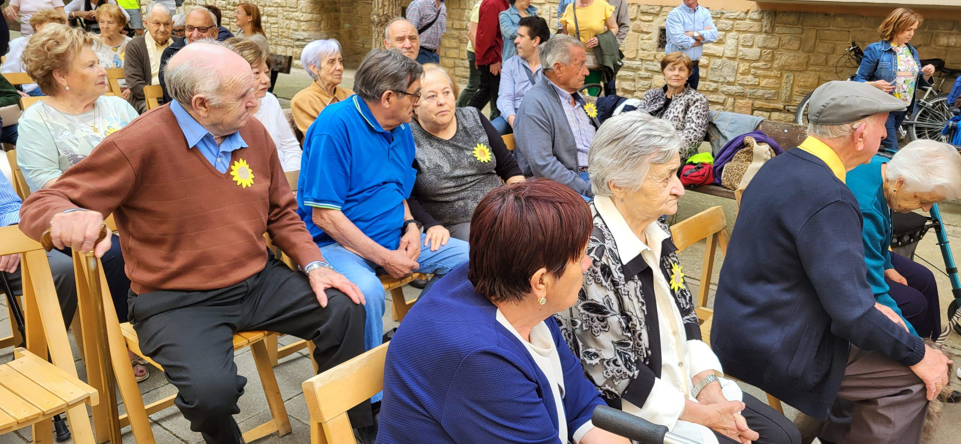Fiesta fin de curso del Hogar de Mayores del IASS Huesca. Foto Myriam Martínez