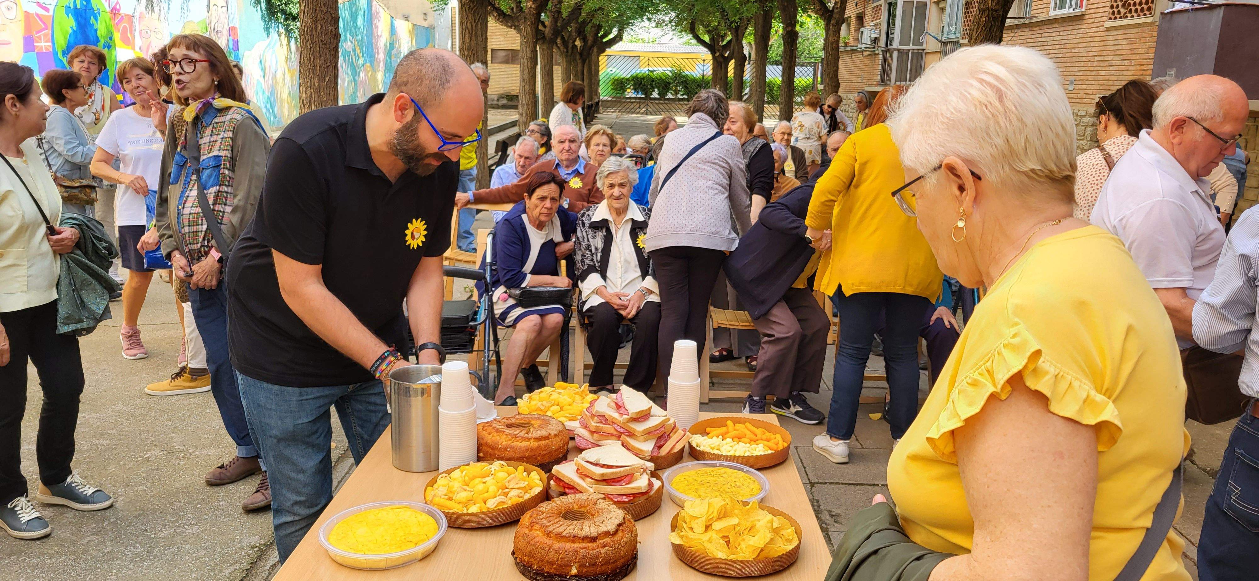 Fiesta fin de curso del Hogar de Mayores del IASS Huesca. Foto Myriam Martínez