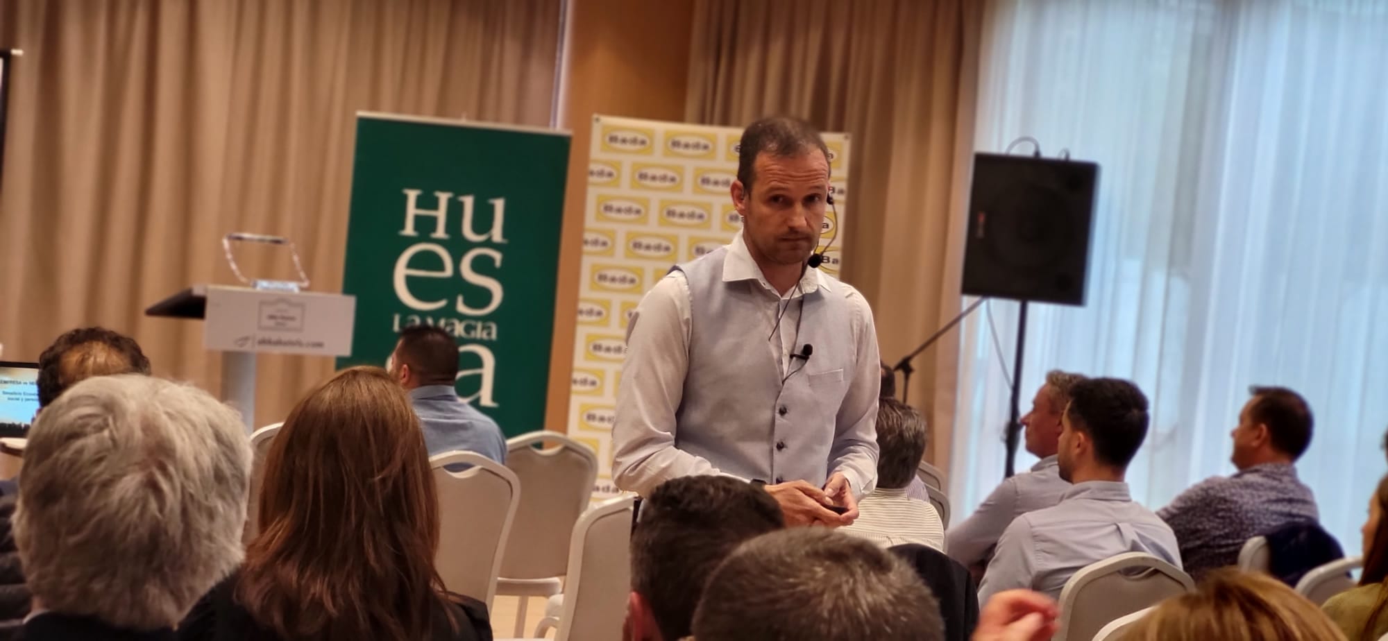Acto del Bada Huesca con patrocinadores