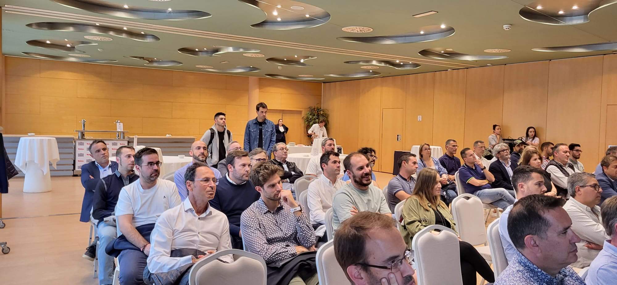 Acto del Bada Huesca con patrocinadores