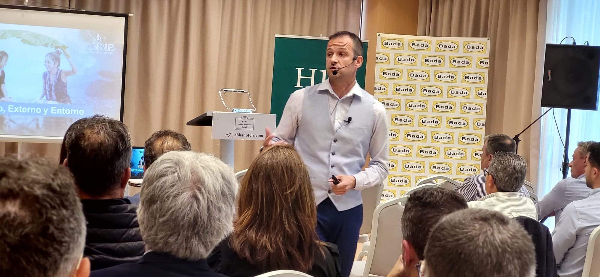 Acto del Bada Huesca con patrocinadores