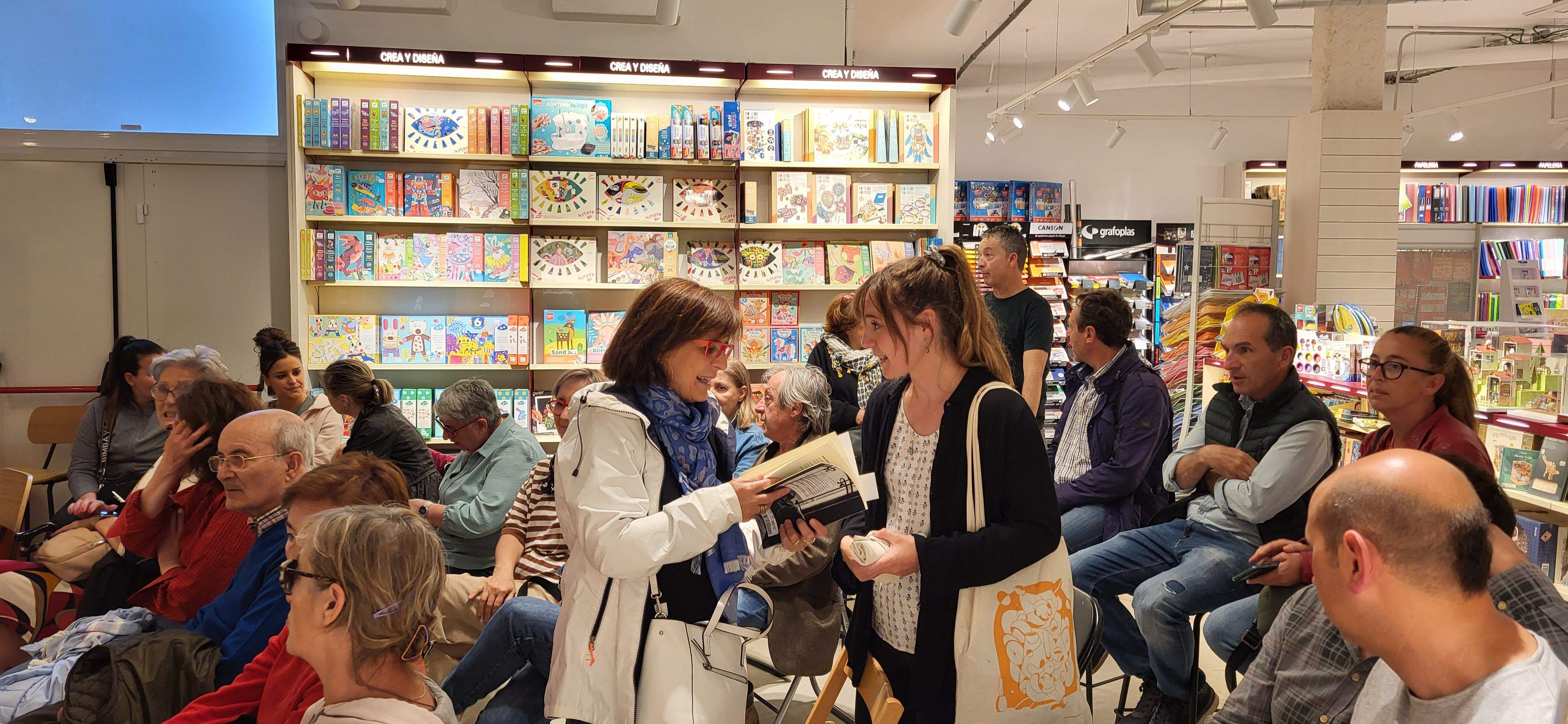 Presentación del libro "Juan, verso a verso" en Santos Ochoa. Foto Myriam Martínez