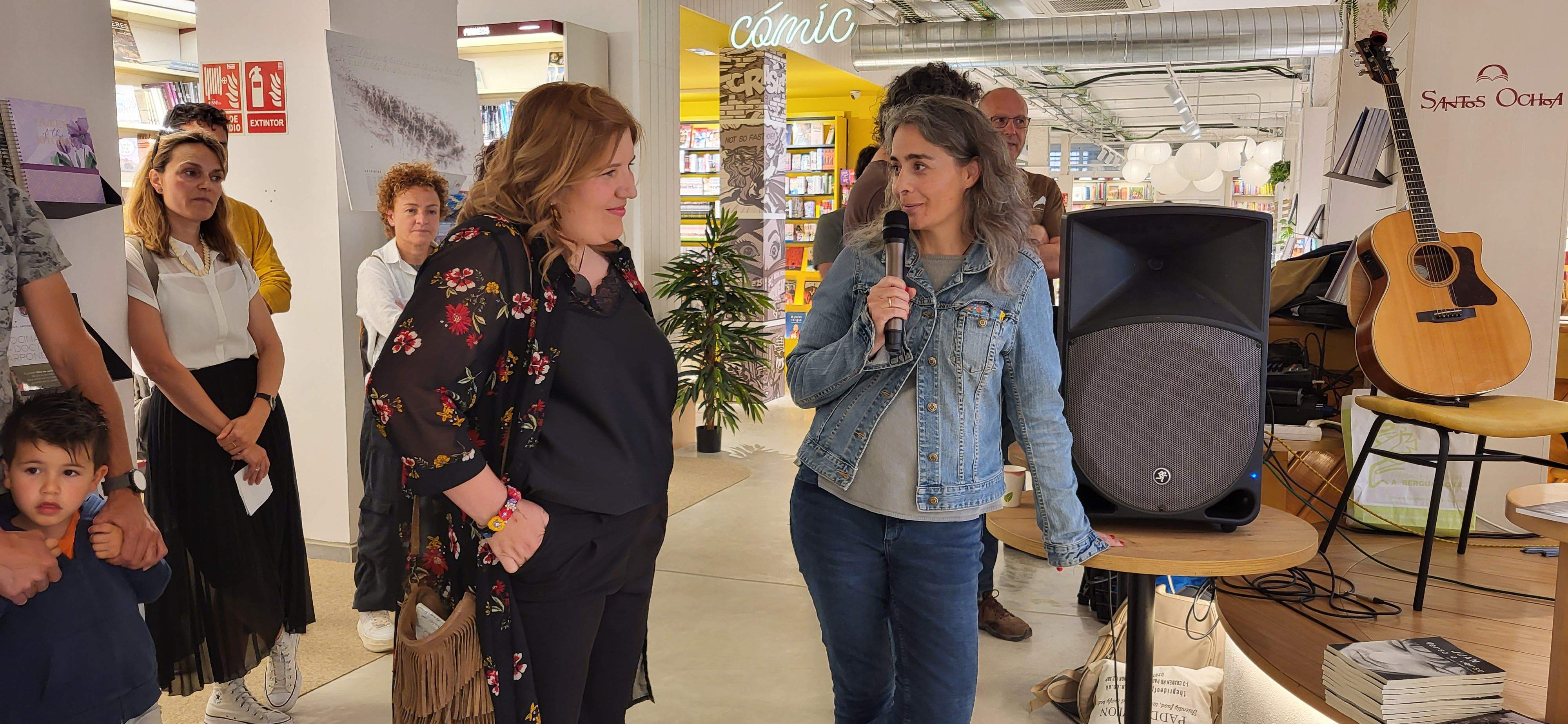 Presentación del libro "Juan, verso a verso" en Santos Ochoa. Foto Myriam Martínez