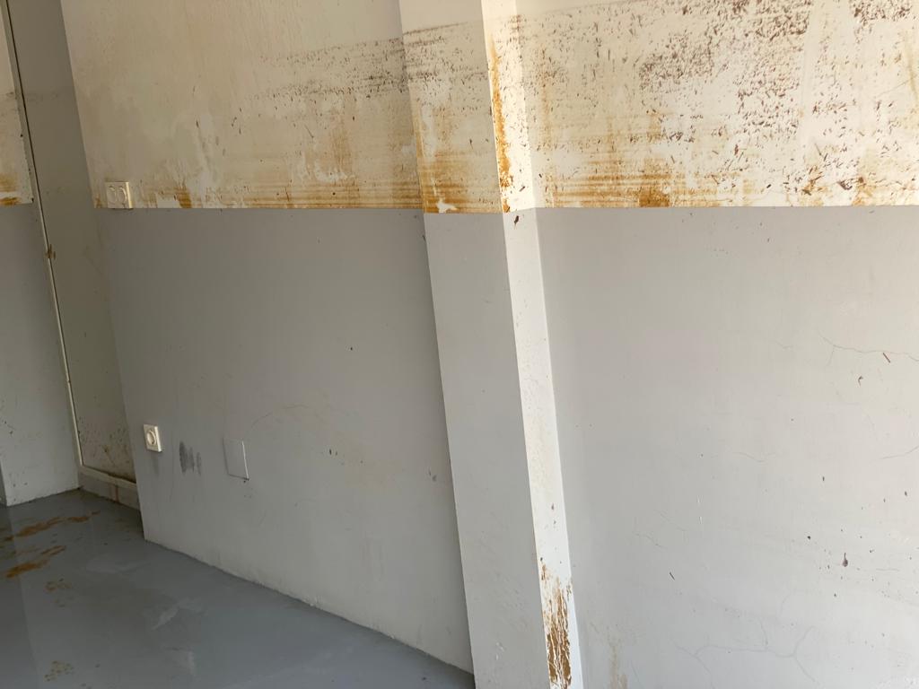 Altura hasta la que llegó el agua en las viviendas. Foto Mercedes Manterola