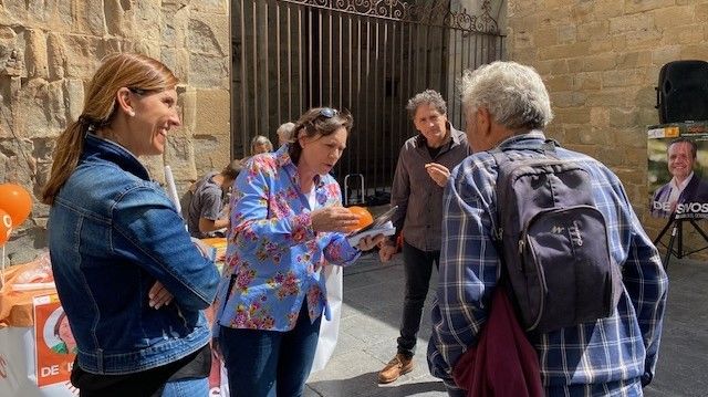 Jara Bernués y Matilde Campo en el cierre de campaña en Jaca.