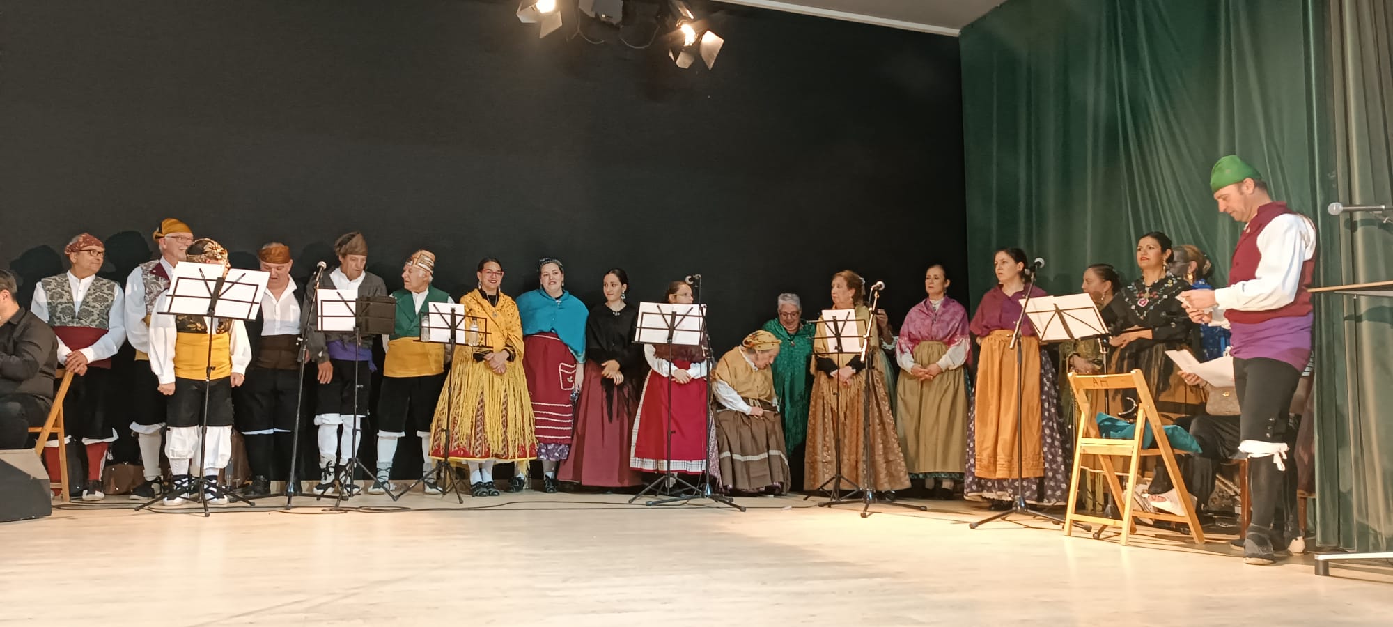 Final de curso de la Escuela de Folklore y Música de Huesca 