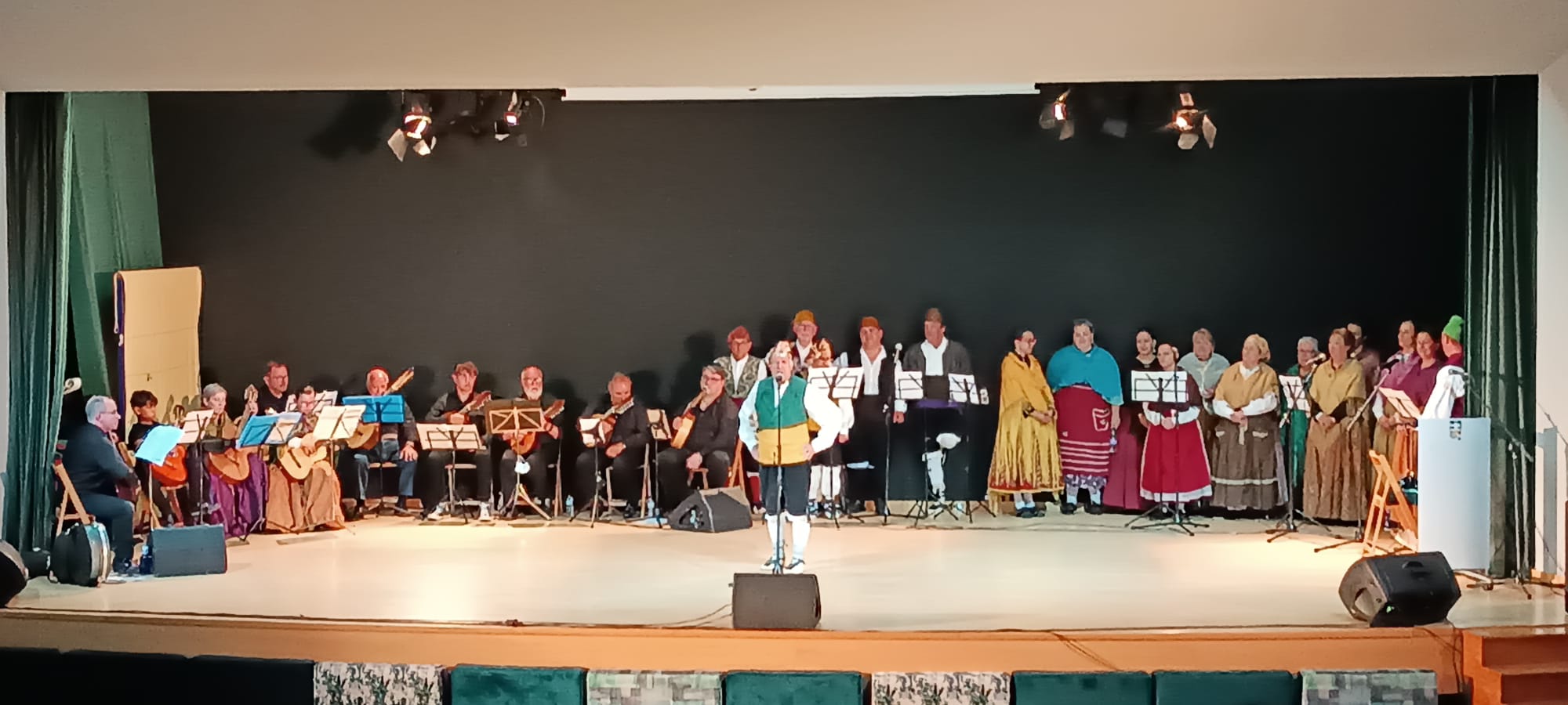Final de curso de la Escuela de Folklore y Música de Huesca 