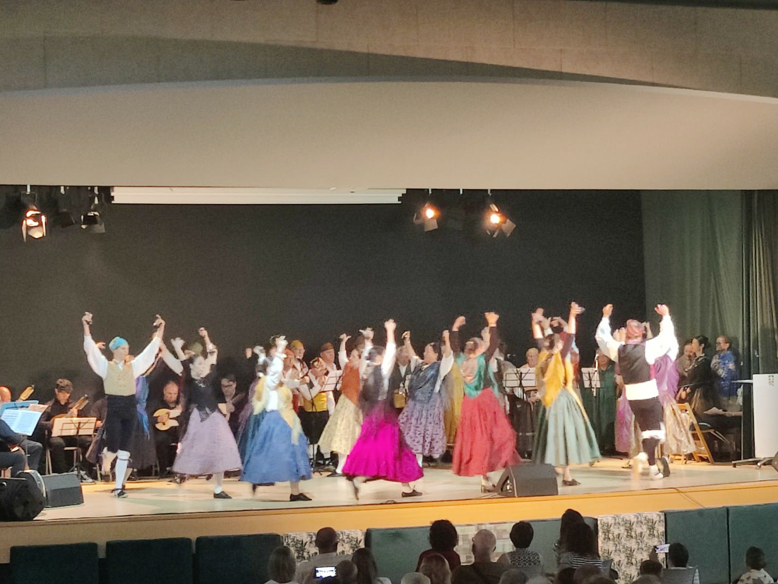 Final de curso de la Escuela de Folklore y Música de Huesca 