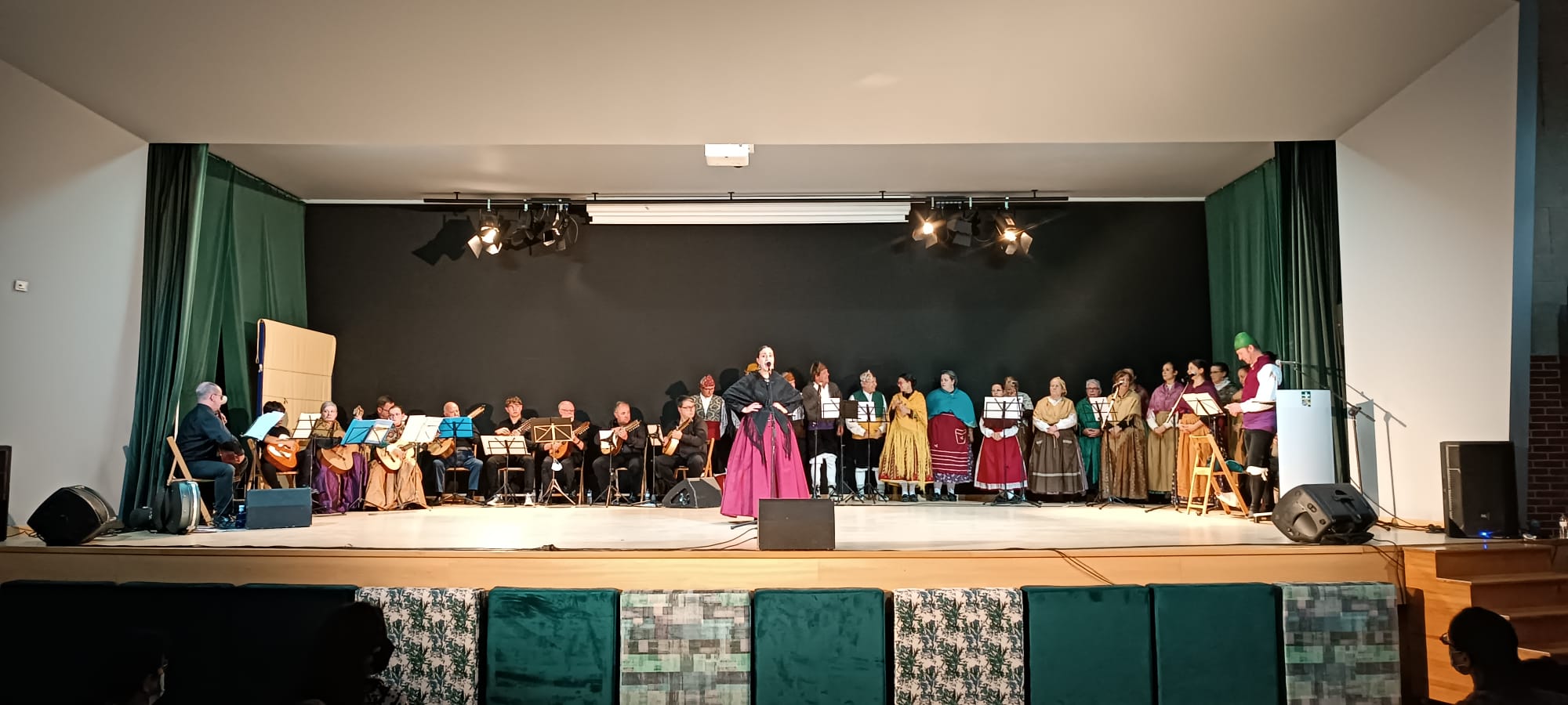 Final de curso de la Escuela de Folklore y Música de Huesca 