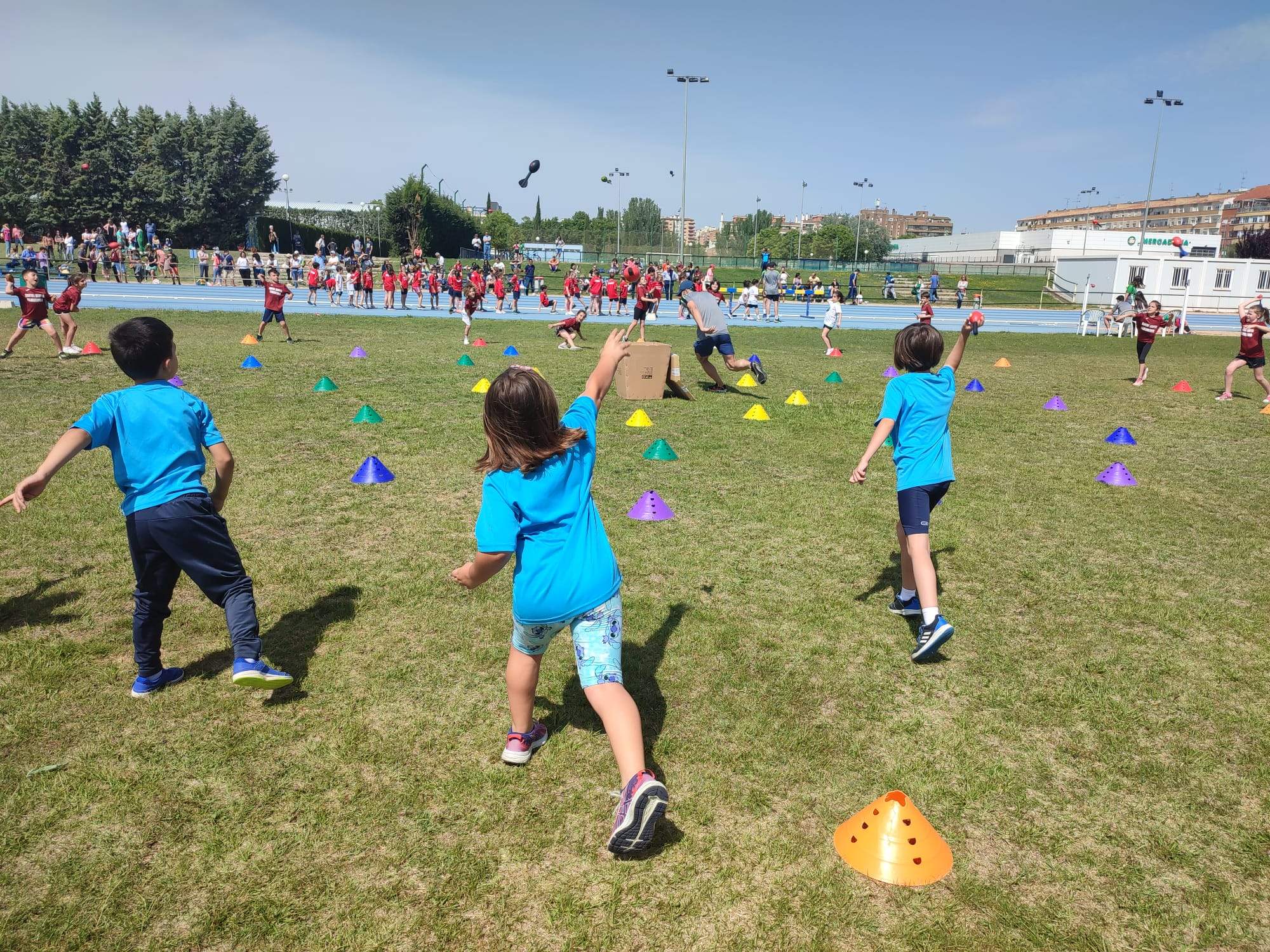 Fiesta fin de curso Atletismo Divertido este domingo en Huesca. 
