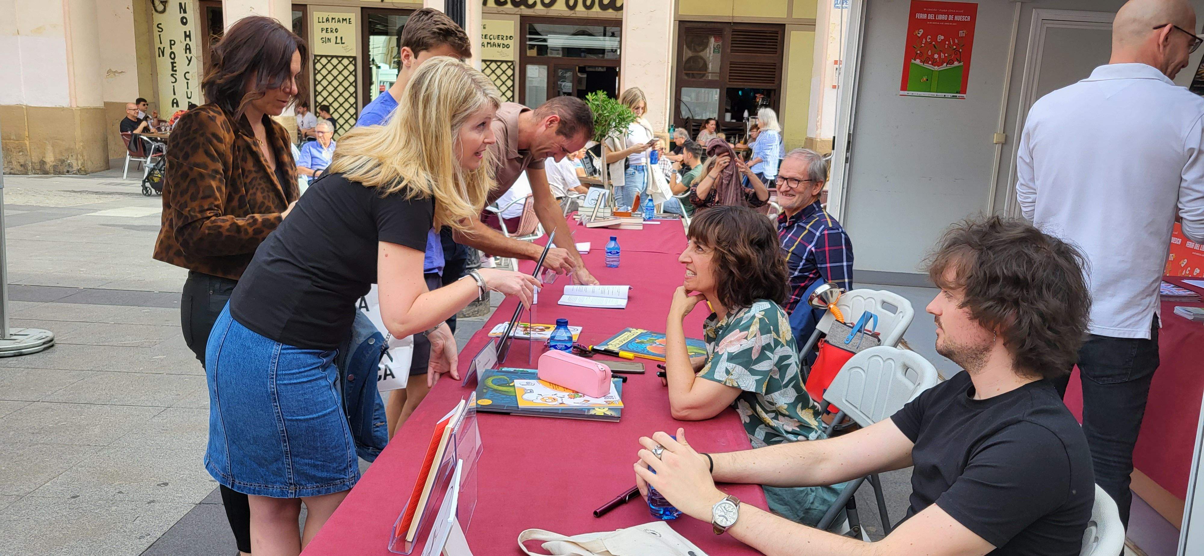 Jornada del sábado 27, en la 39ª Feria del libro de Huesca. Foto Myriam Martínez