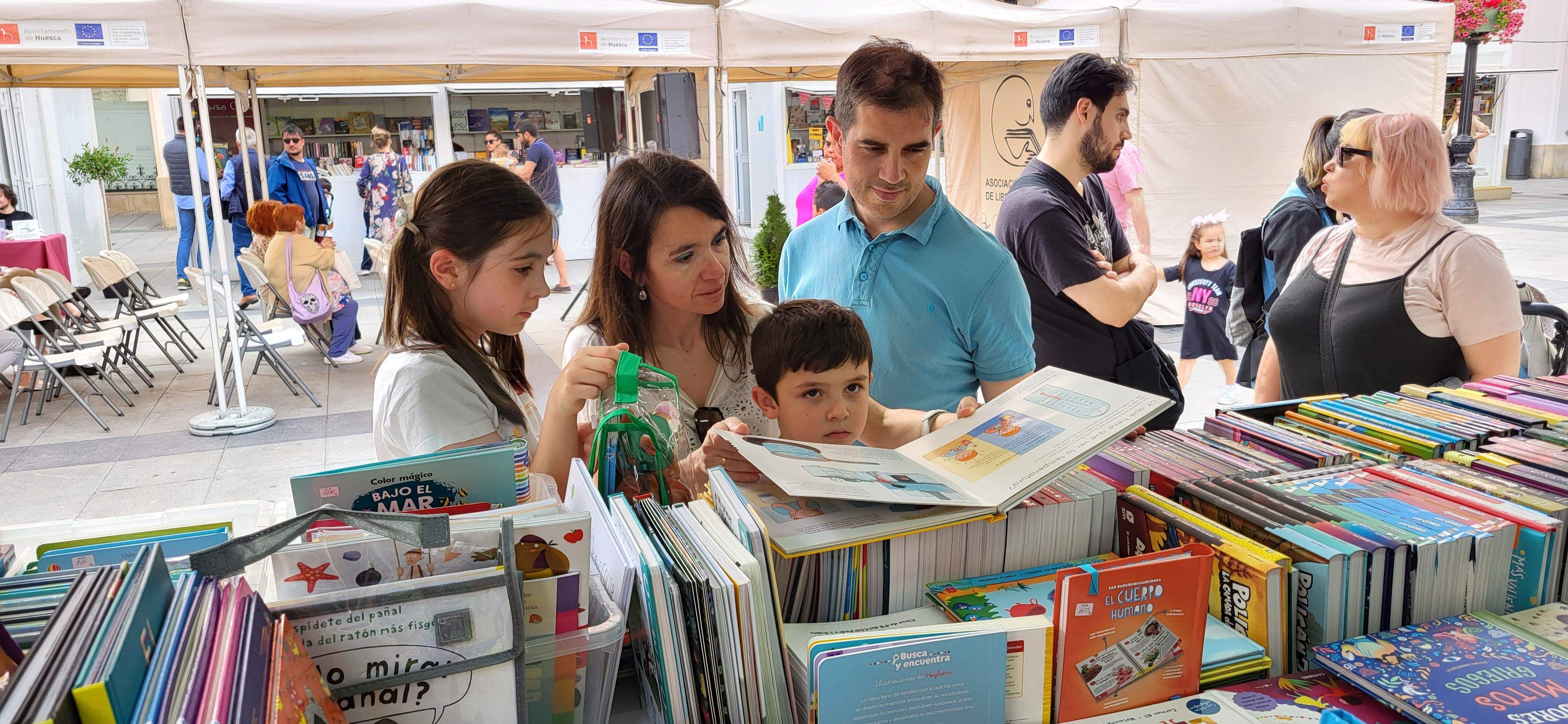 Jornada del sábado 27, en la 39ª Feria del libro de Huesca. Foto Myriam Martínez